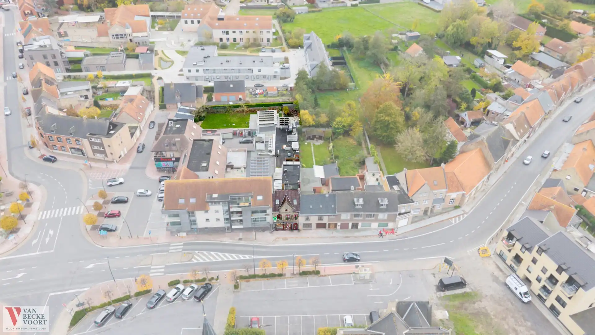 Handelshuis met atelier dynamische locatie Zarren foto 24