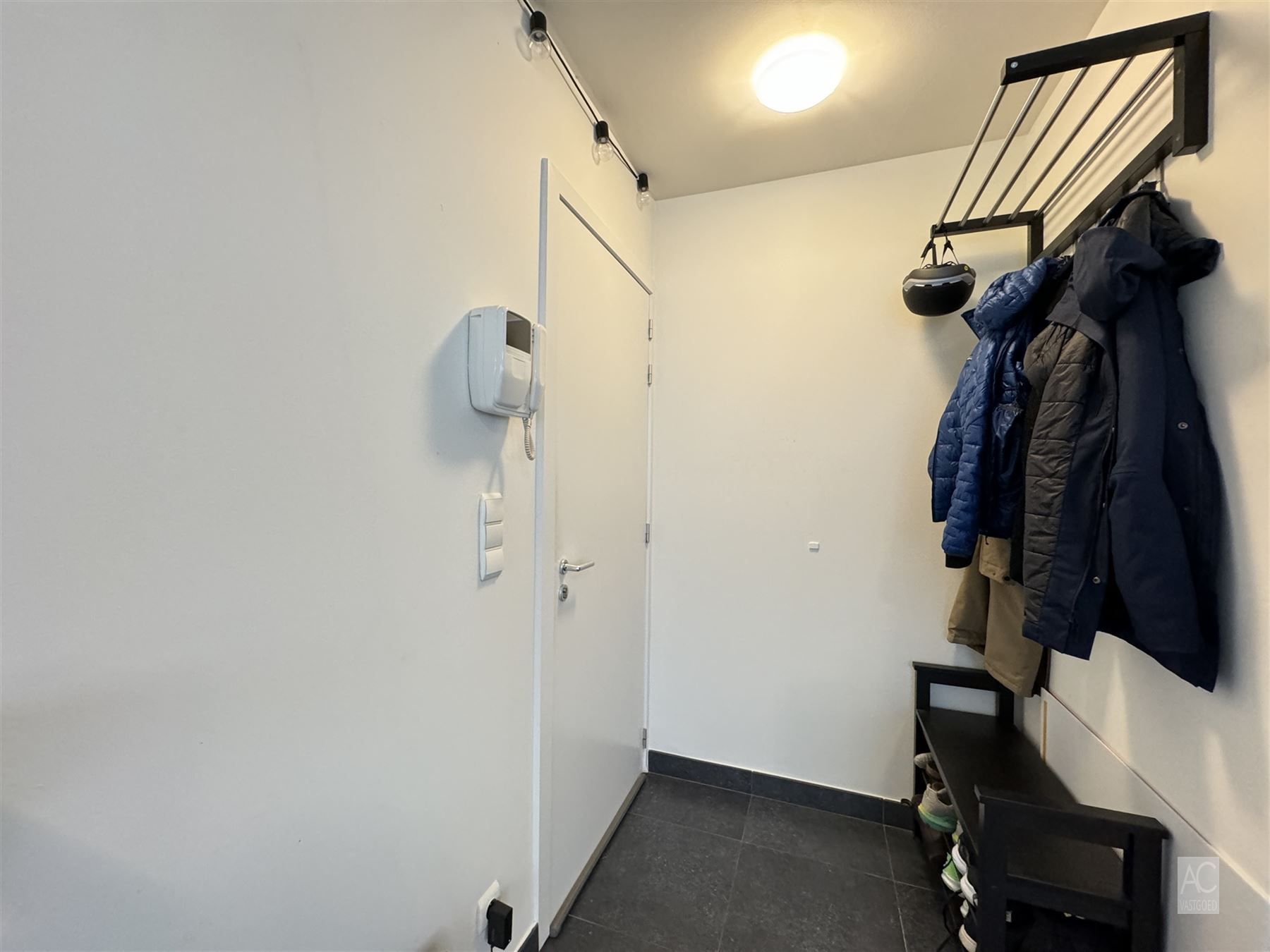 Instapklaar appartement in hartje Sint-Niklaas foto 2