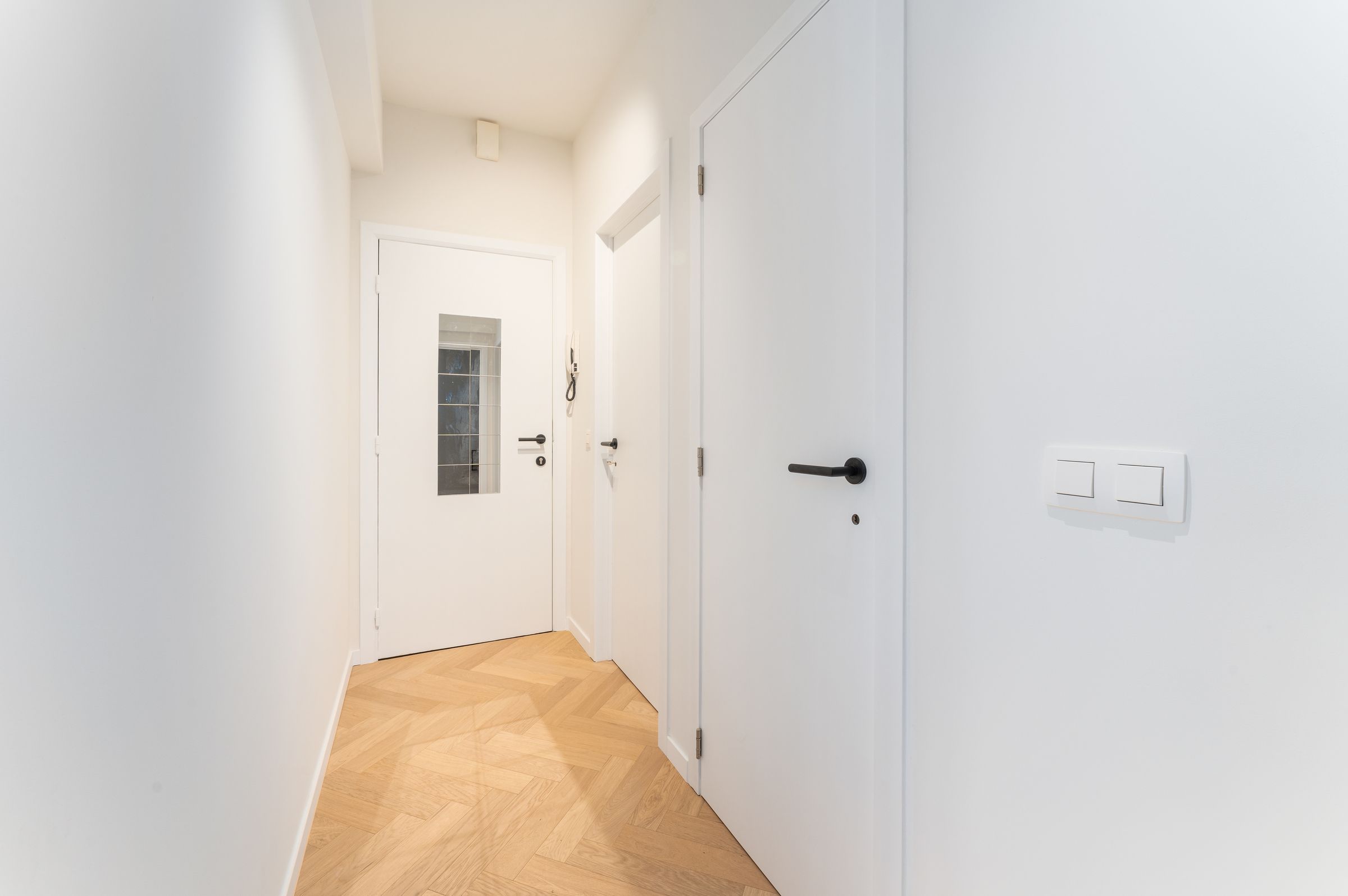 Volledig gerenoveerd 2-slaapkamerappartement  foto 5