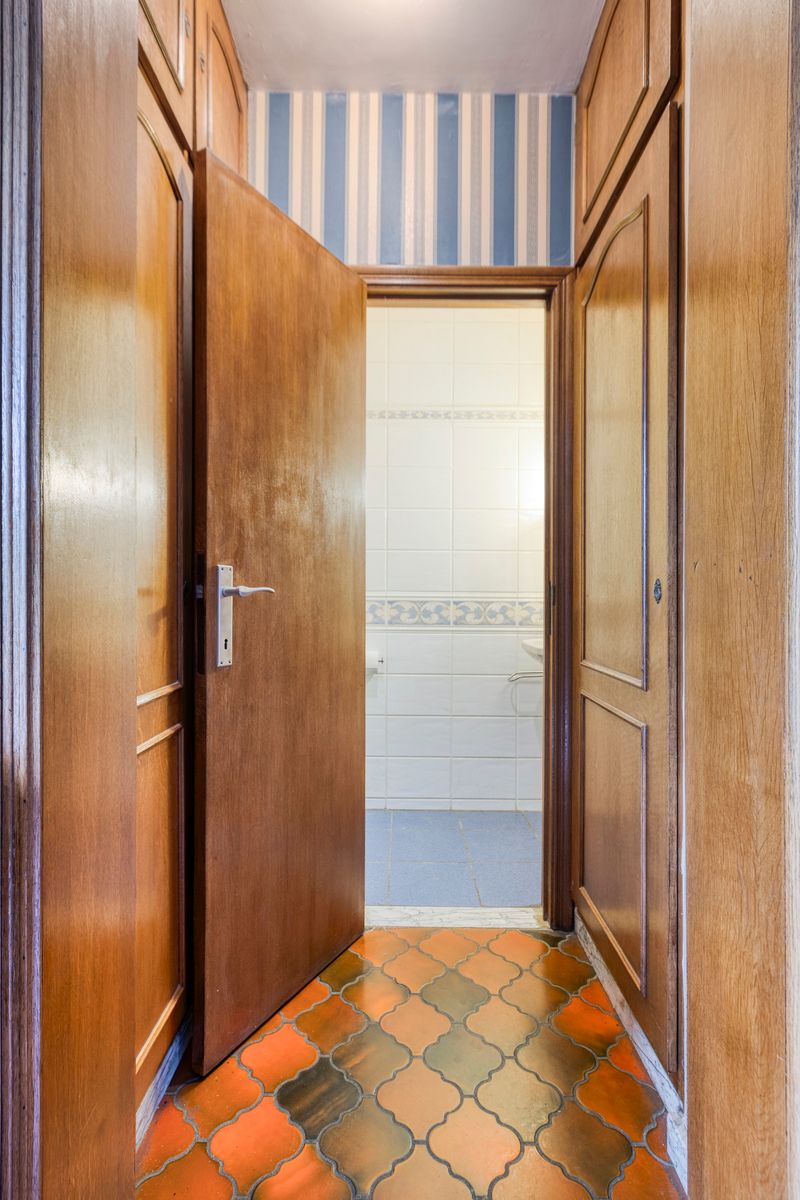 Landelijke woning met 2 loodsen foto 3