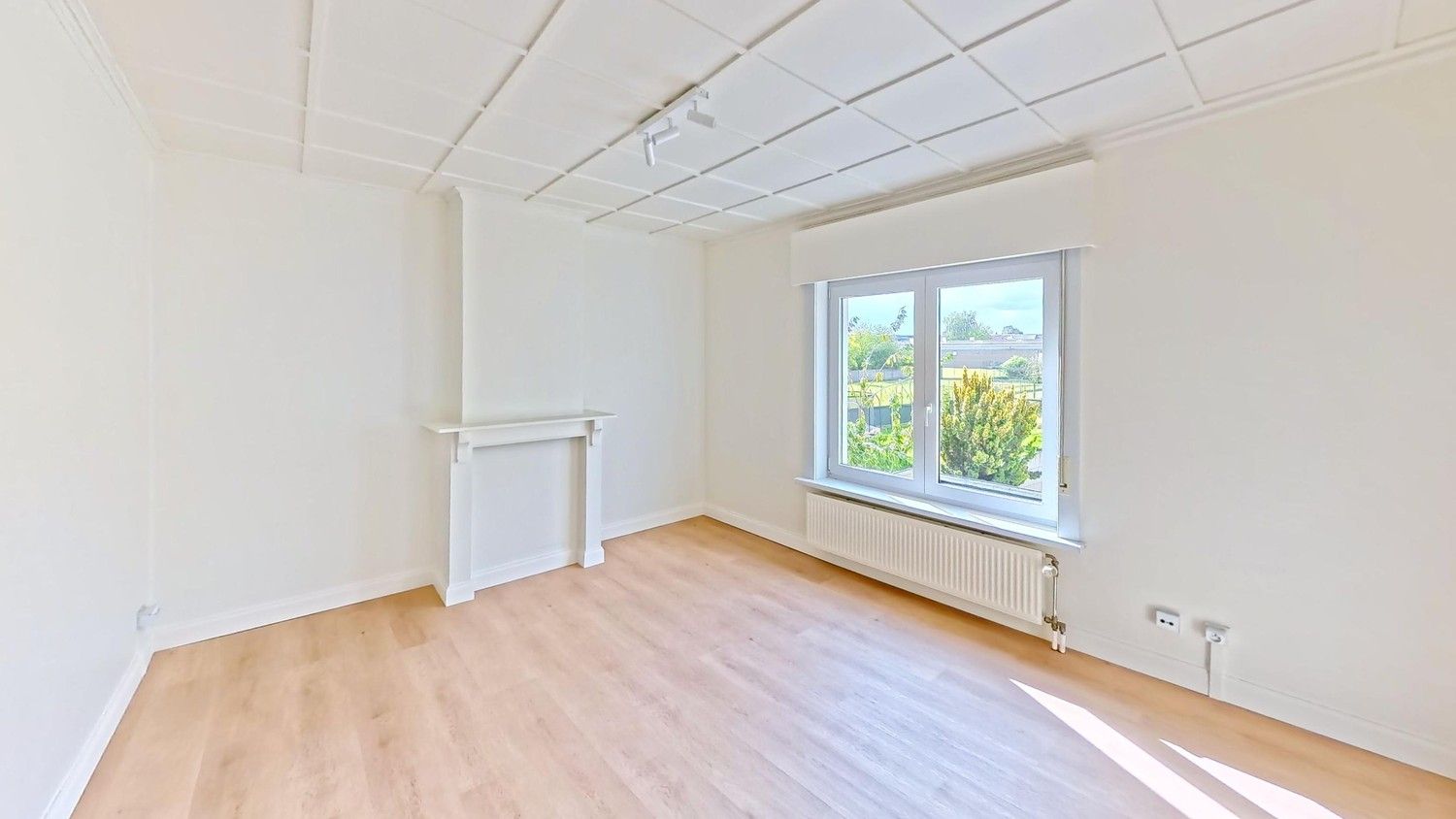Ruime woning met mooie tuin te huur! foto 13