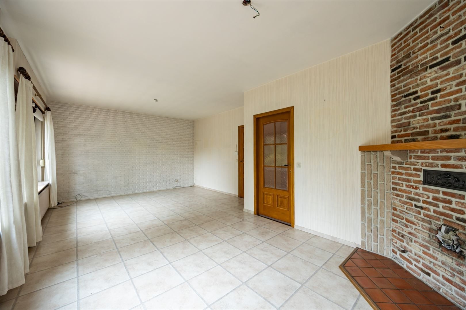 Halfopen woning met potentieel foto 8