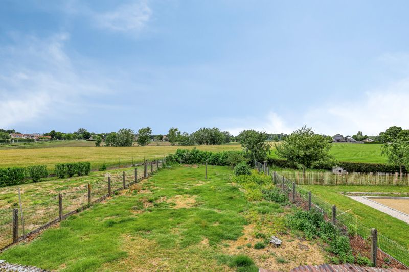 Ruime woning op 1061 m2! foto 12