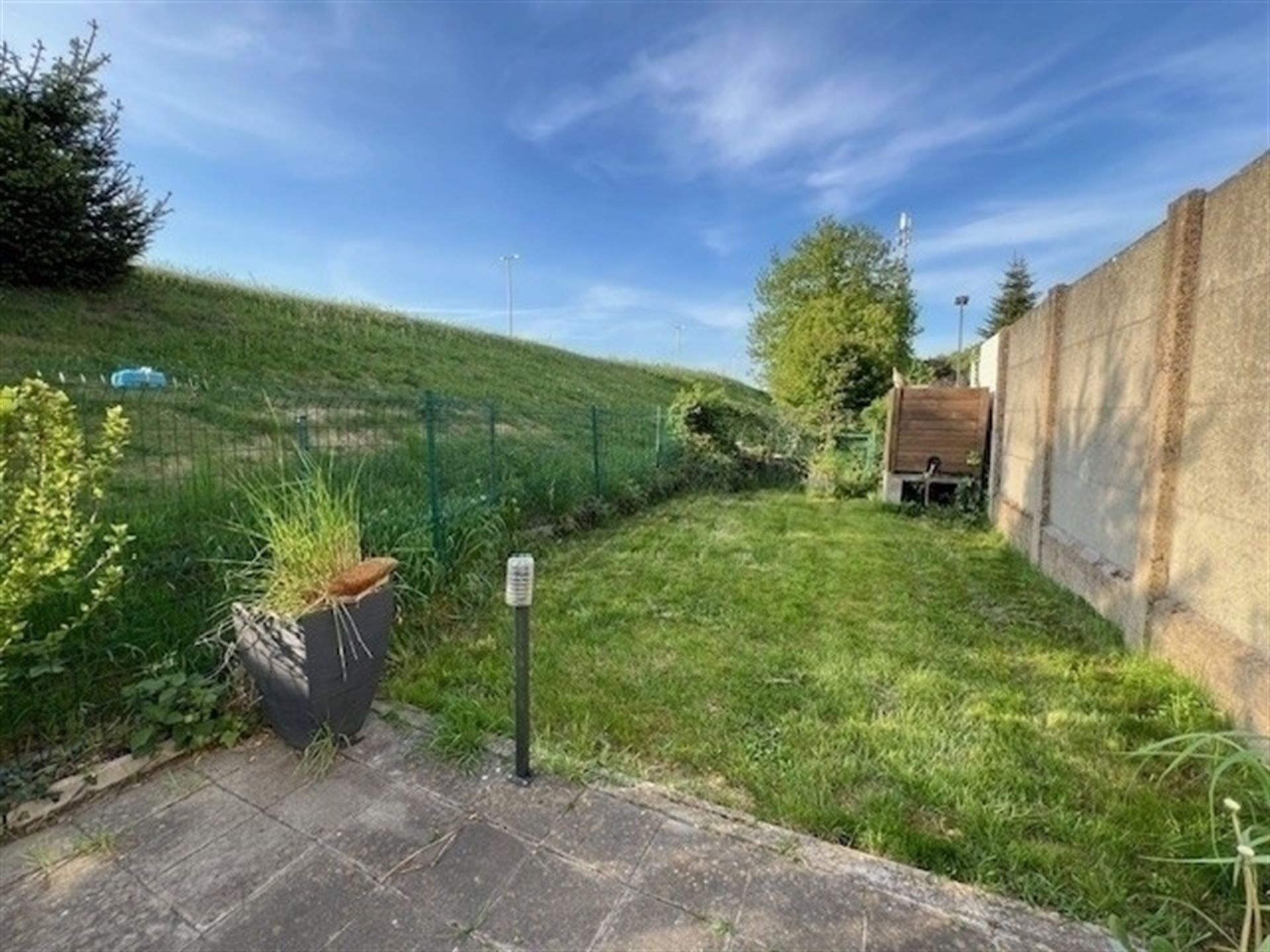 Bel-etage woning met ruime garage  en 2 badkamers! foto 15