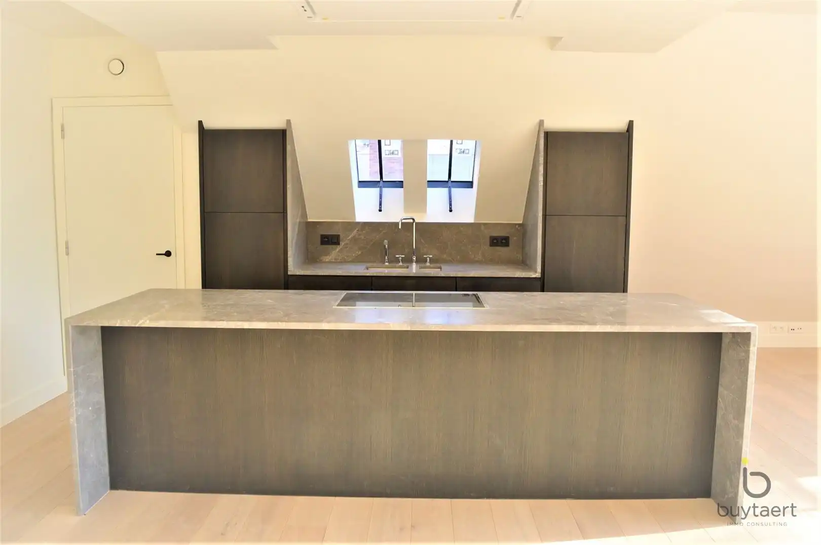 Standingvol en recent 2 slaapkamer appartement te Schilde. foto 9