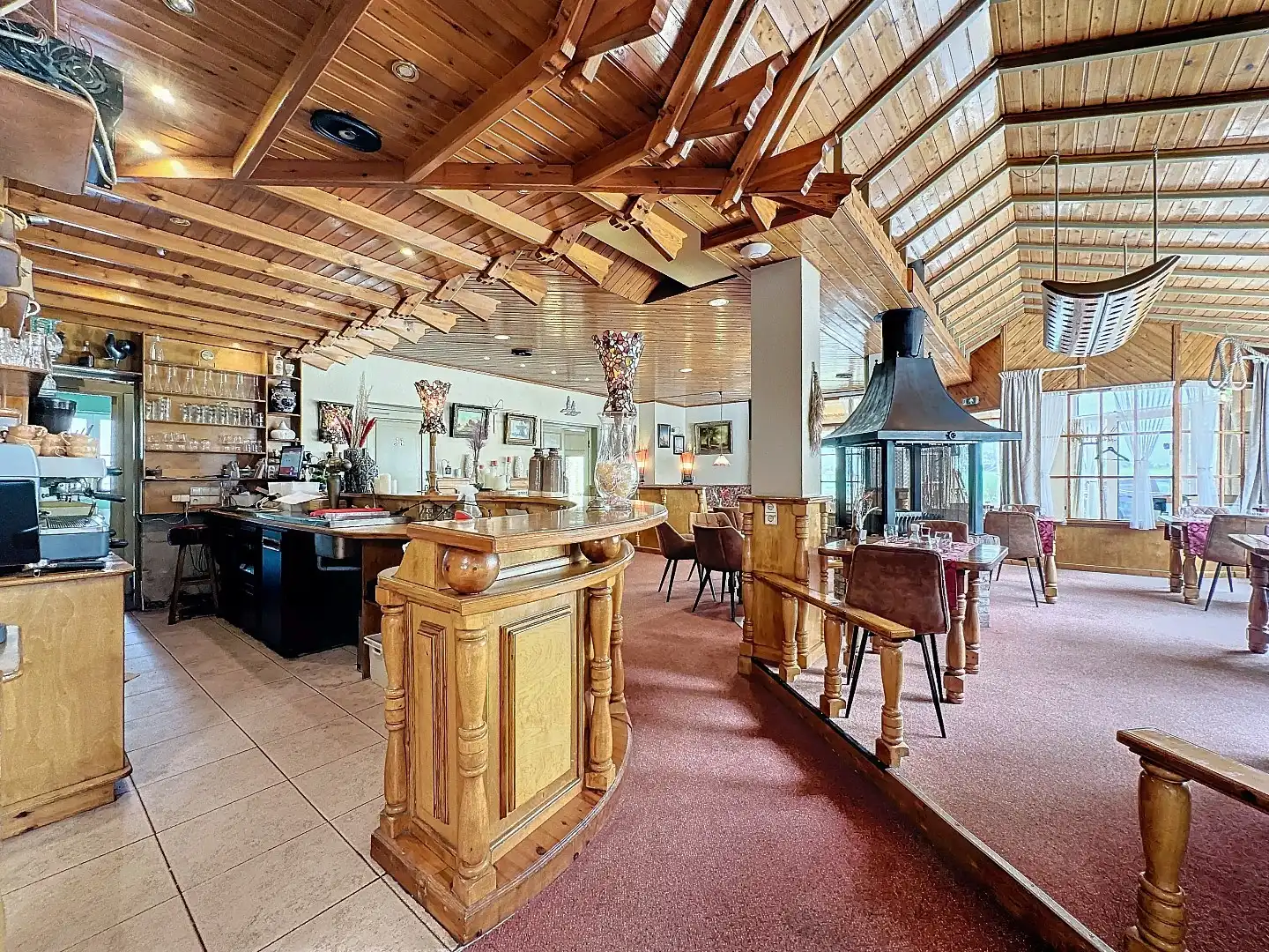 Restaurant en feestzaal ter overname foto 3