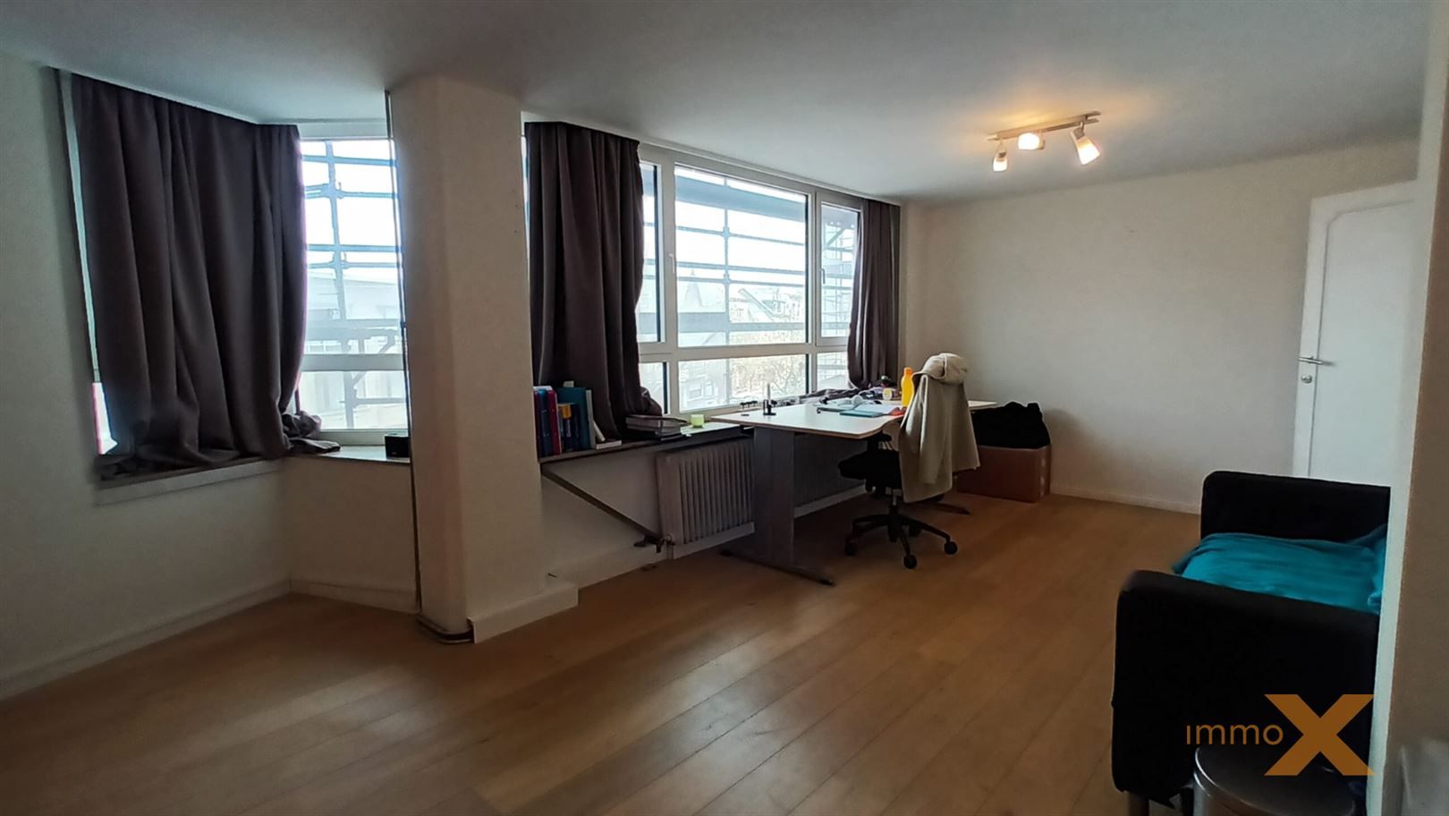 PRACHTIG GROOT APP MET AUTOSTAANPLAATS foto 17