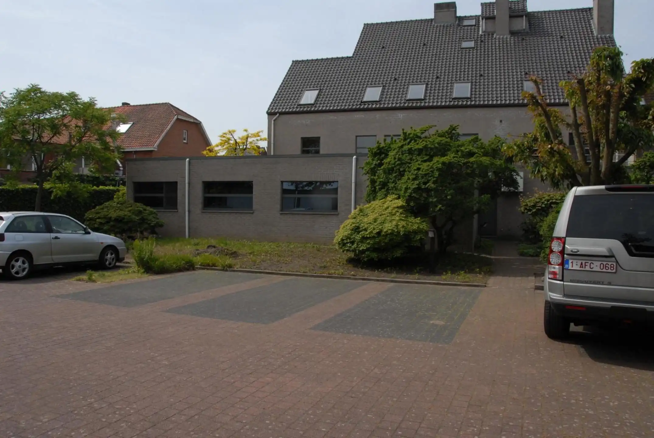 TE HUUR: Mooie kantoorruimte van 288m² foto 2