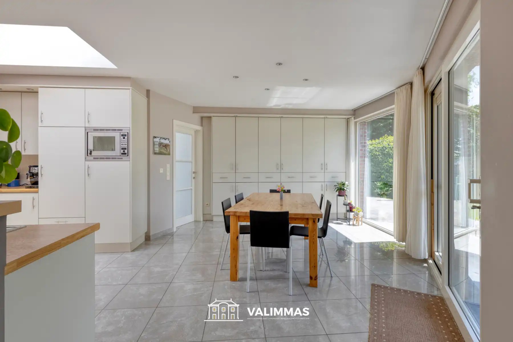 Zeer ruime woning met praktijkruimte, garage & tuin... foto 6