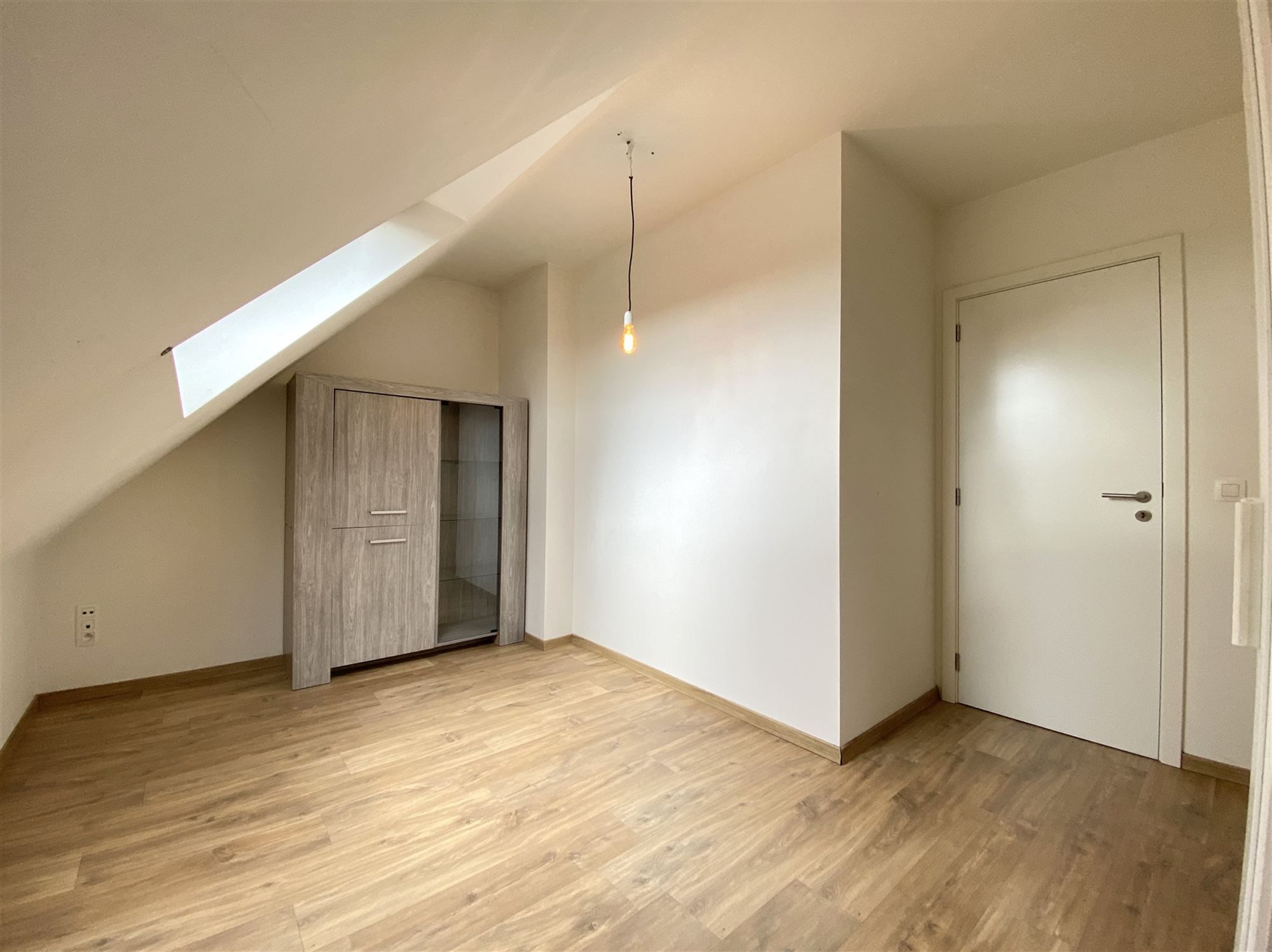 Knap duplex appartement met 3 slaapkamers, een garage en ook 2 autostaanplaatsen foto 13