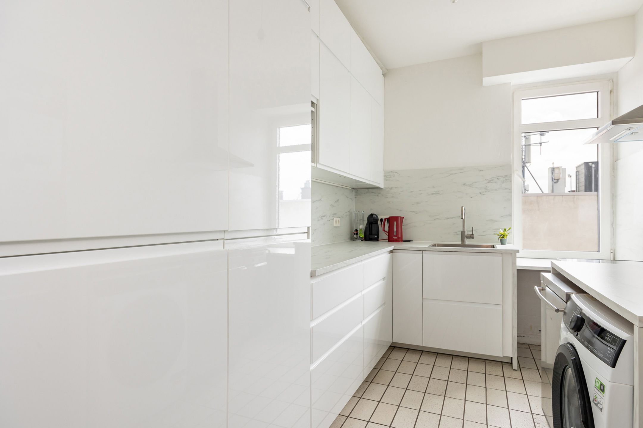 Lichtrijk Hoekappartement met 4 slpks , instapklaar foto 9