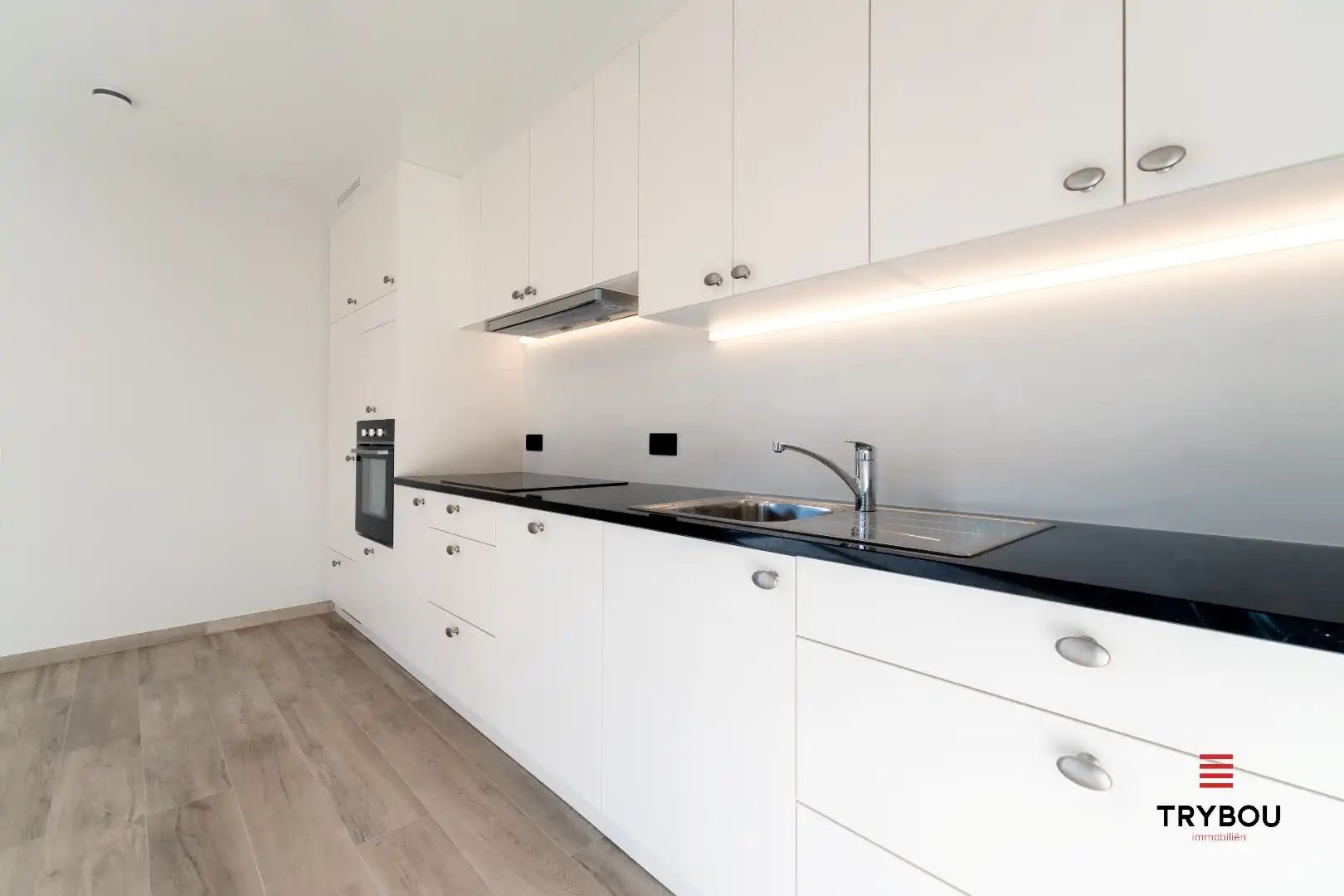 Instapklare, energiezuinige woning op het gelijkvloers in hartje Lo-Reninge foto 7