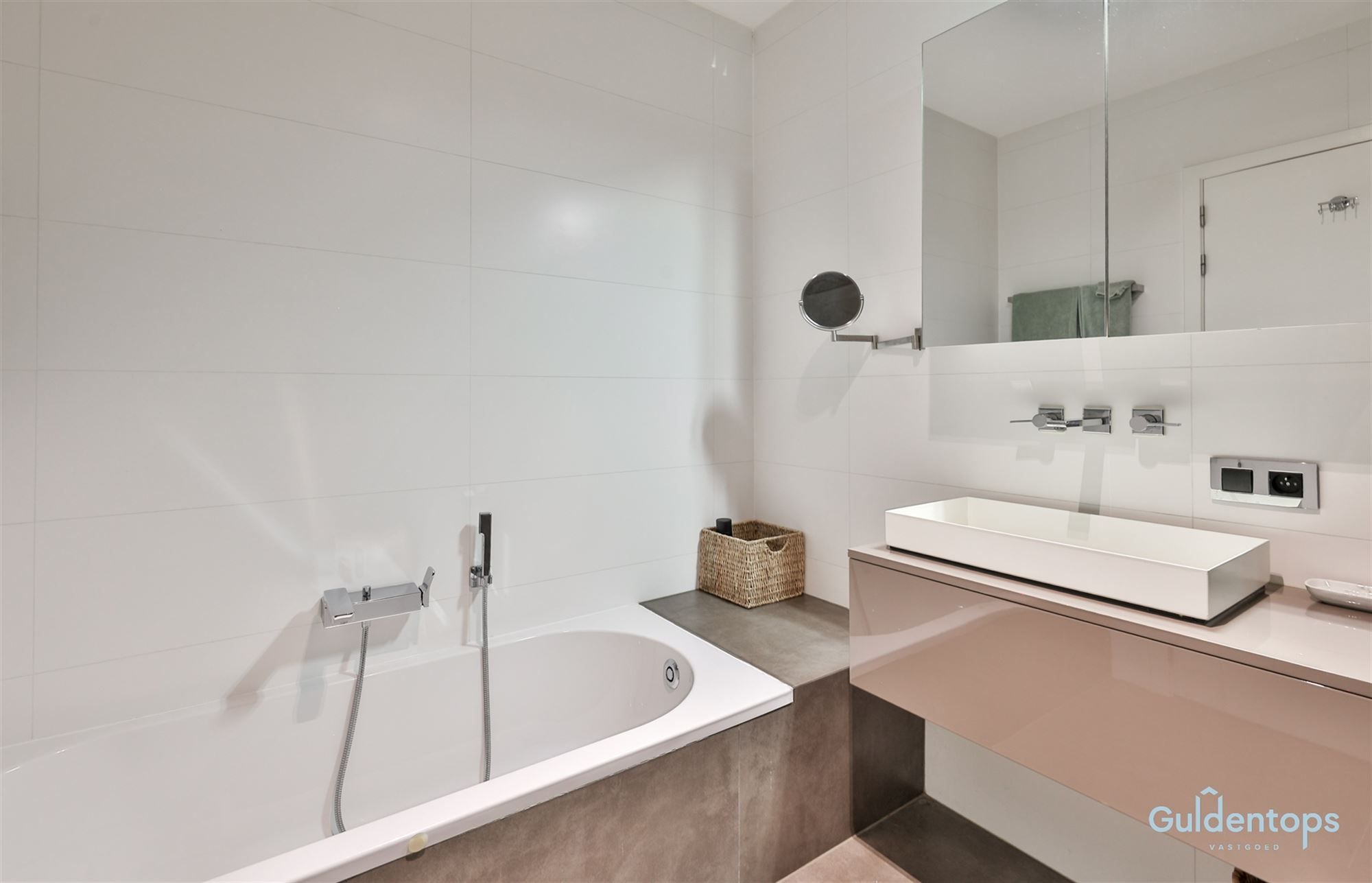 Knap ruim luxueus appartement op absolute toplocatie foto 22