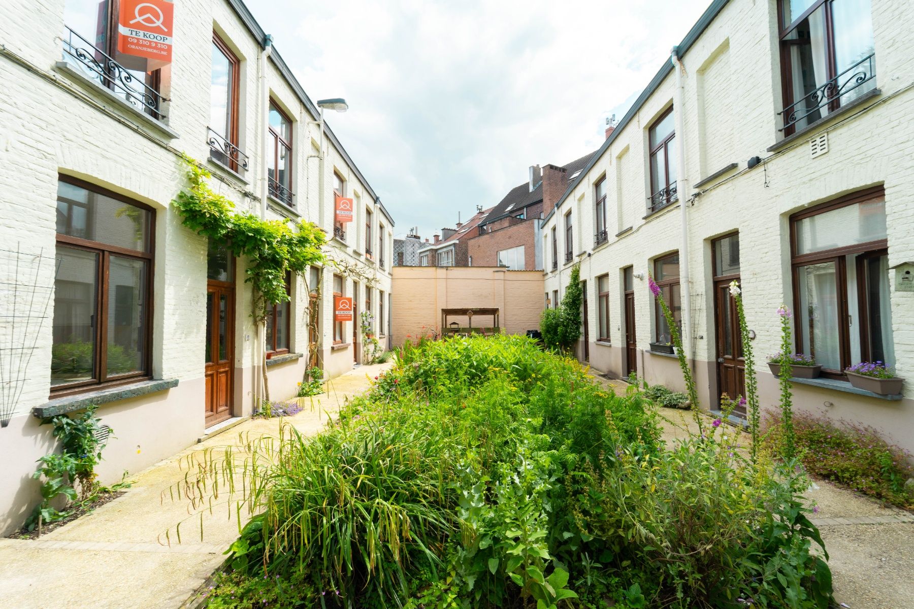 Prachtig gerenoveerde citéwoning nabij Coupure foto 1