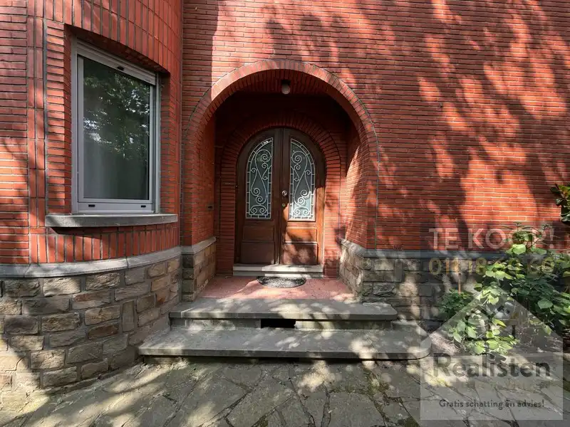 Statige burgerwoning met grote zongerichte tuin foto 4