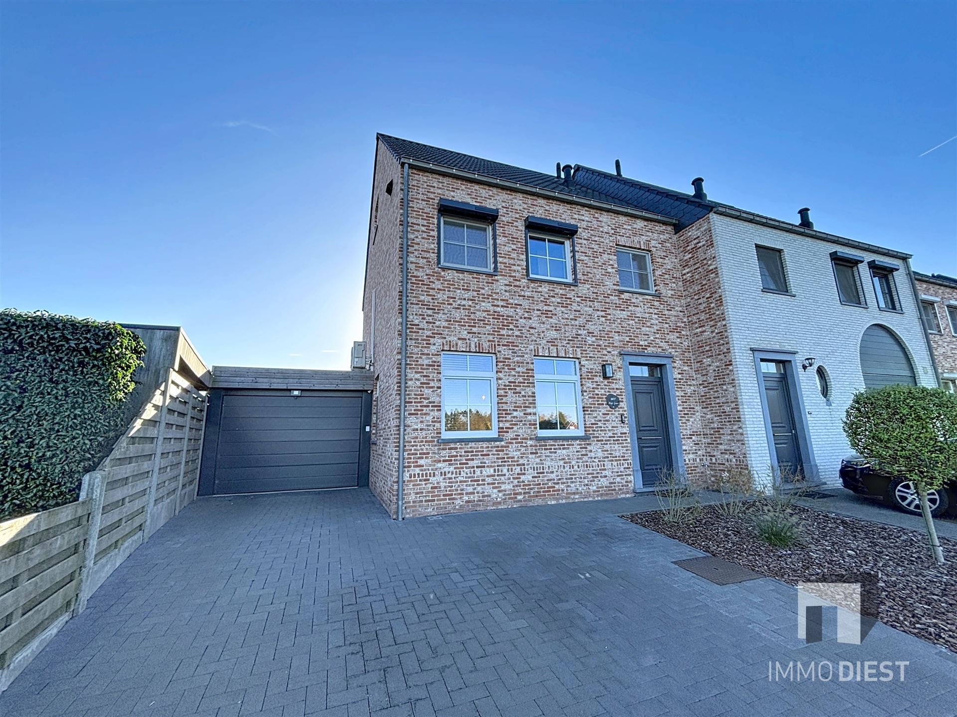 Moderne pastorijwoning op 3a 06ca met gunstige ligging in Veerle. foto 38