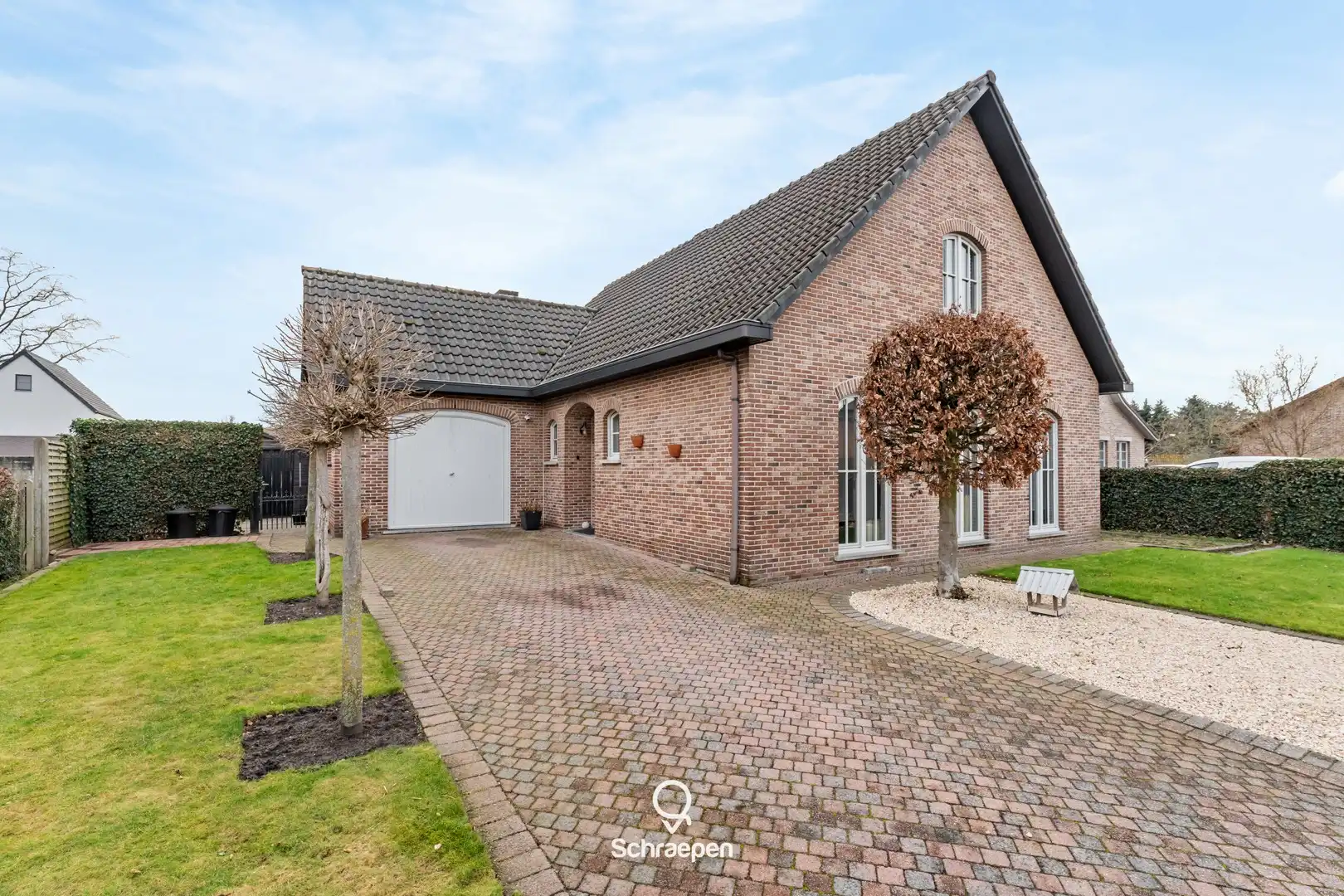 Hoofdfoto van de publicatie: Ruime gezinswoning met 3 tot 4 slpks op wandelafstand van natuurgebied 'De Teut'!