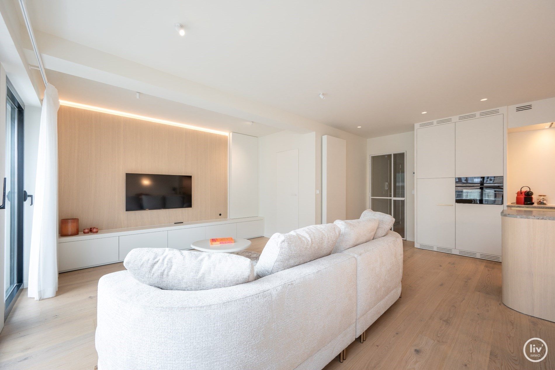   Stijlvol en luxueus gerenoveerd appartement met mooie gevelbreedte (6,47m) foto 7