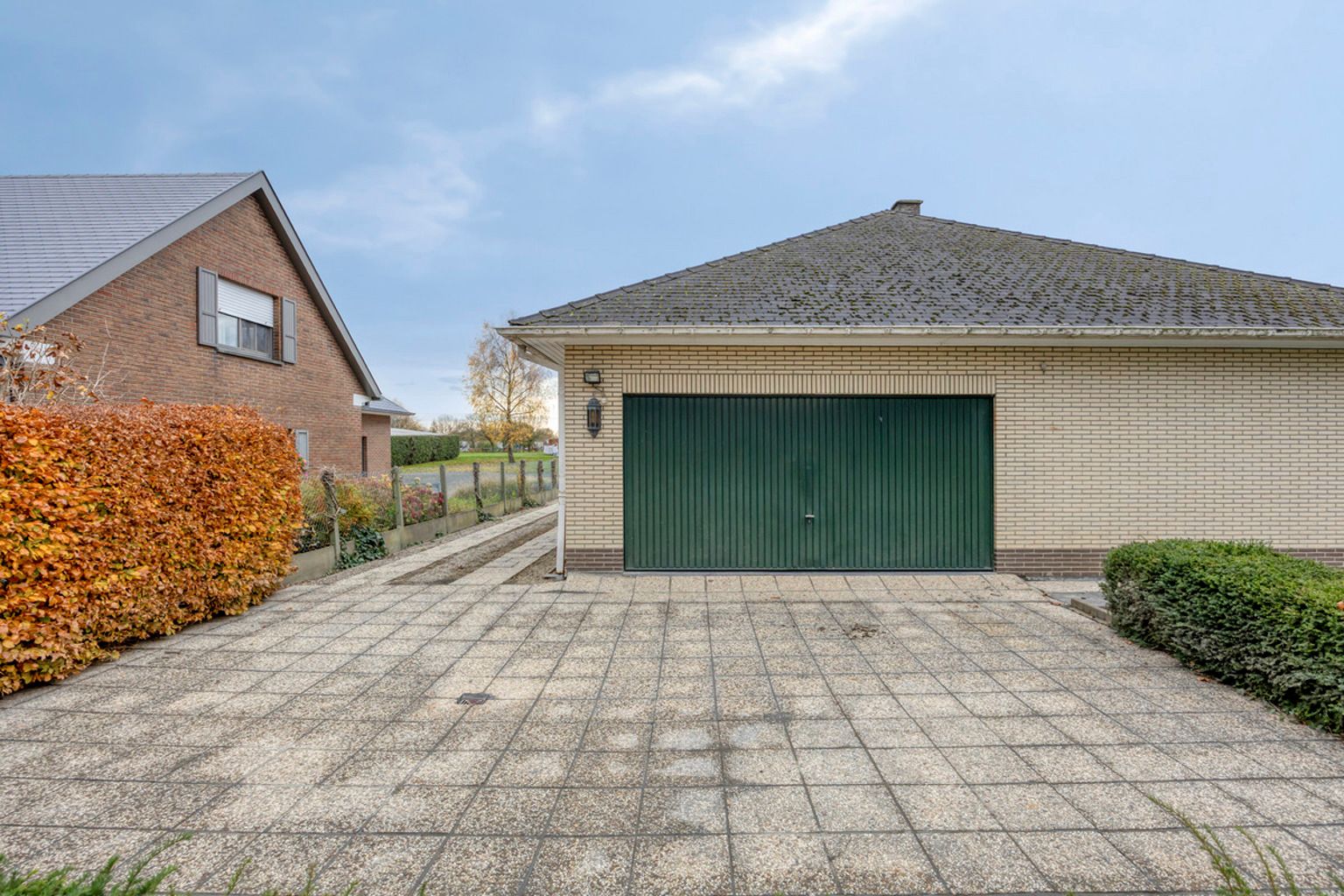 Bungalow van 176 m² met garage en tuin foto 21