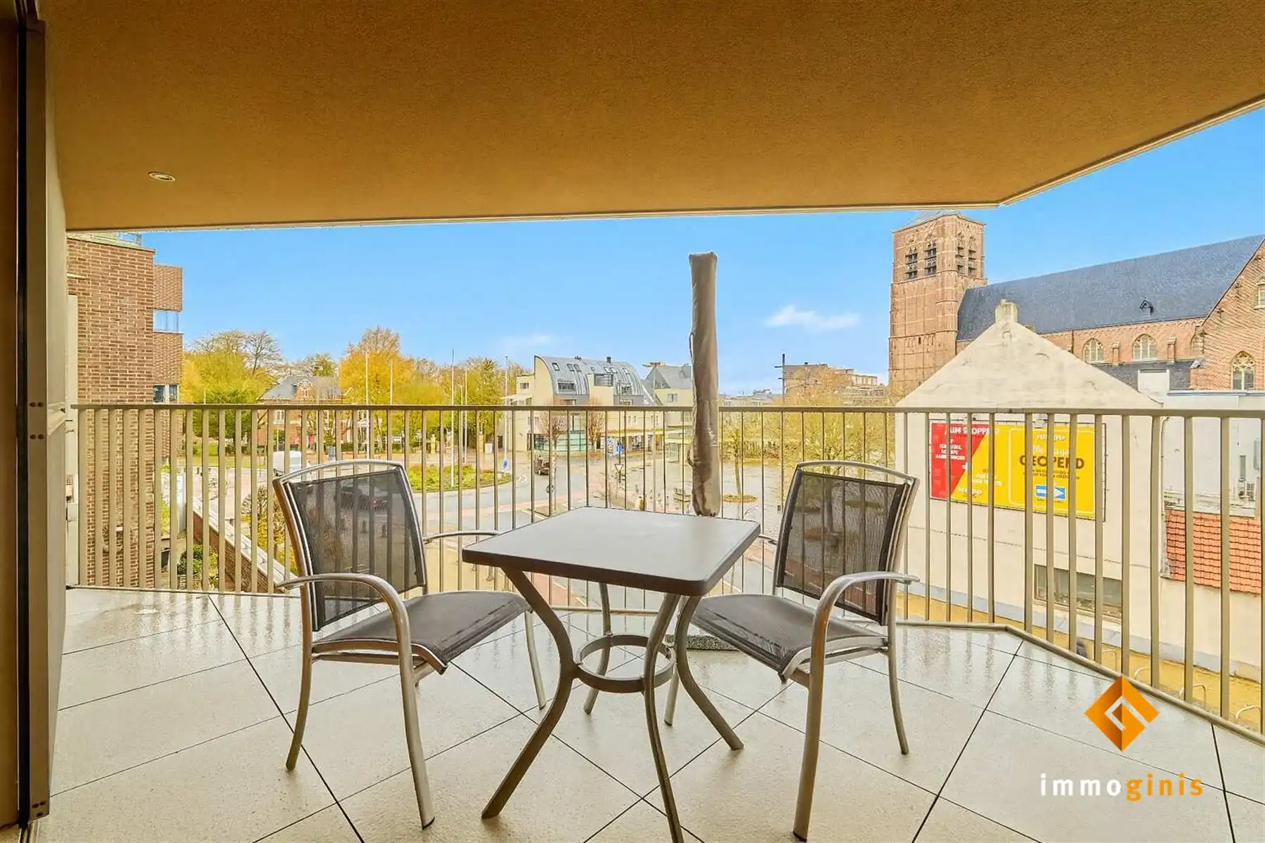 Instapklaar 1- slaapkamerappartement op 2e verdieping in het centrum van Lommel! foto 11