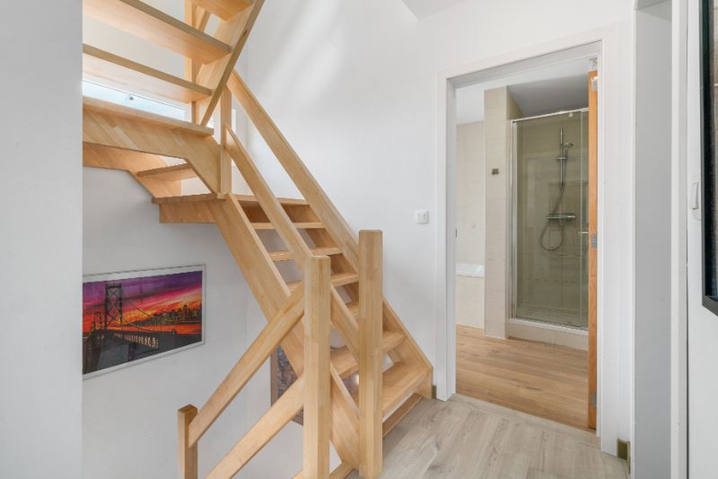 Mooie recente woning met 4 slaapkamers op 410m² foto 8
