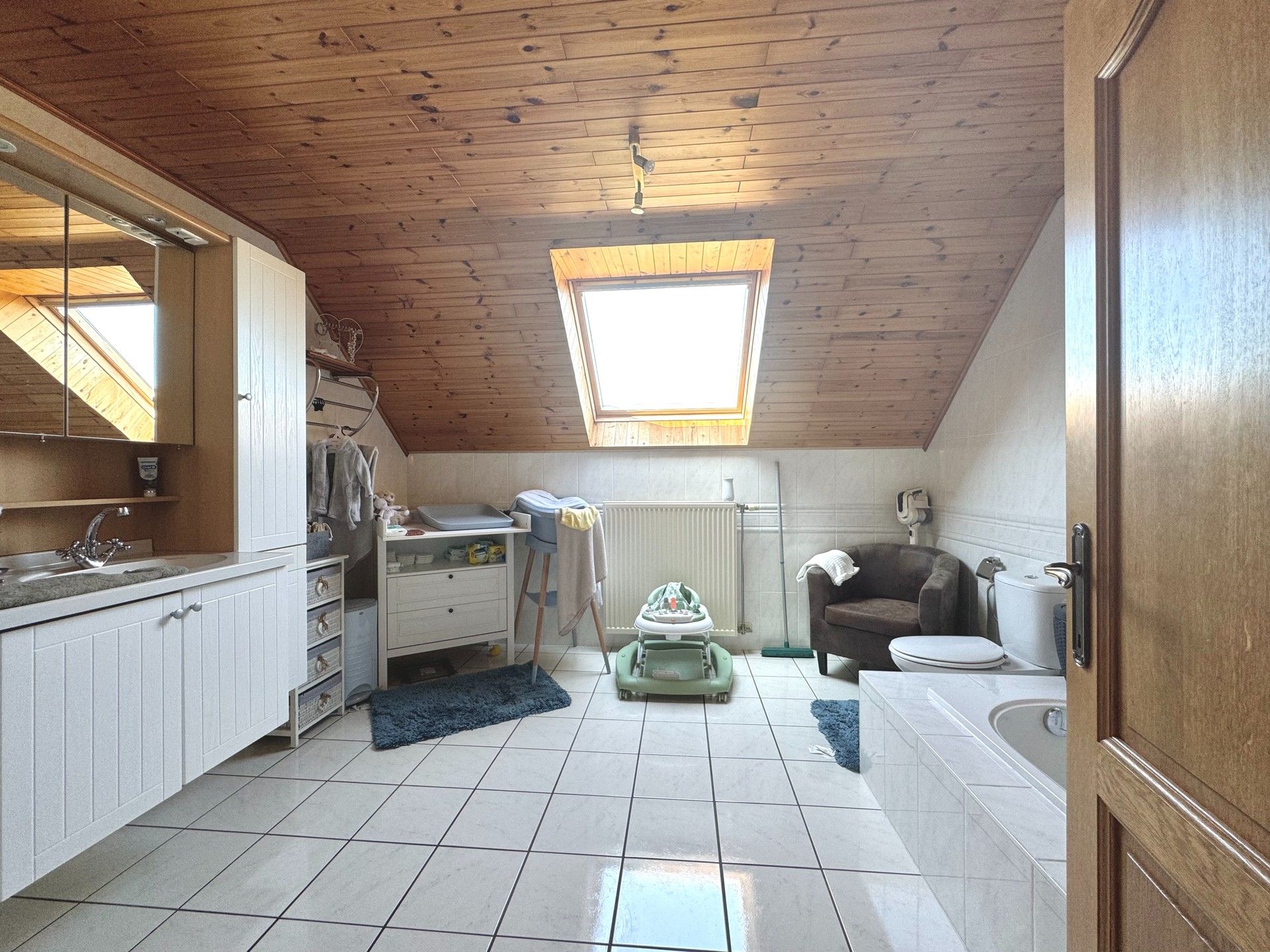 LANDELIJKE WONING MET GARAGE & TUIN foto 24