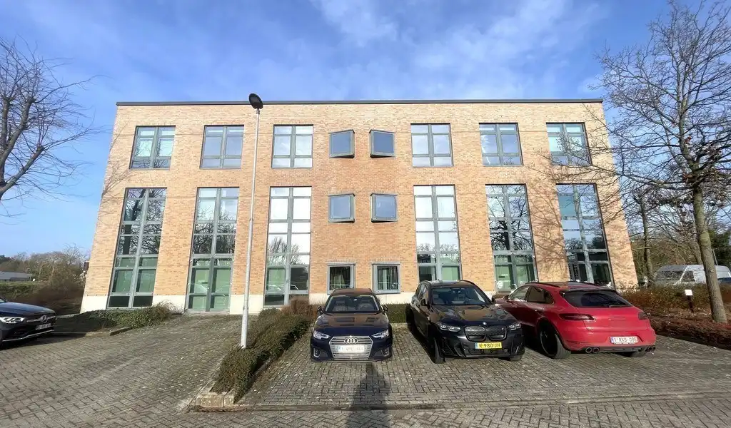 Instapklare kantoorruimte te huur in Businesspark E19 te Mechelen foto 2