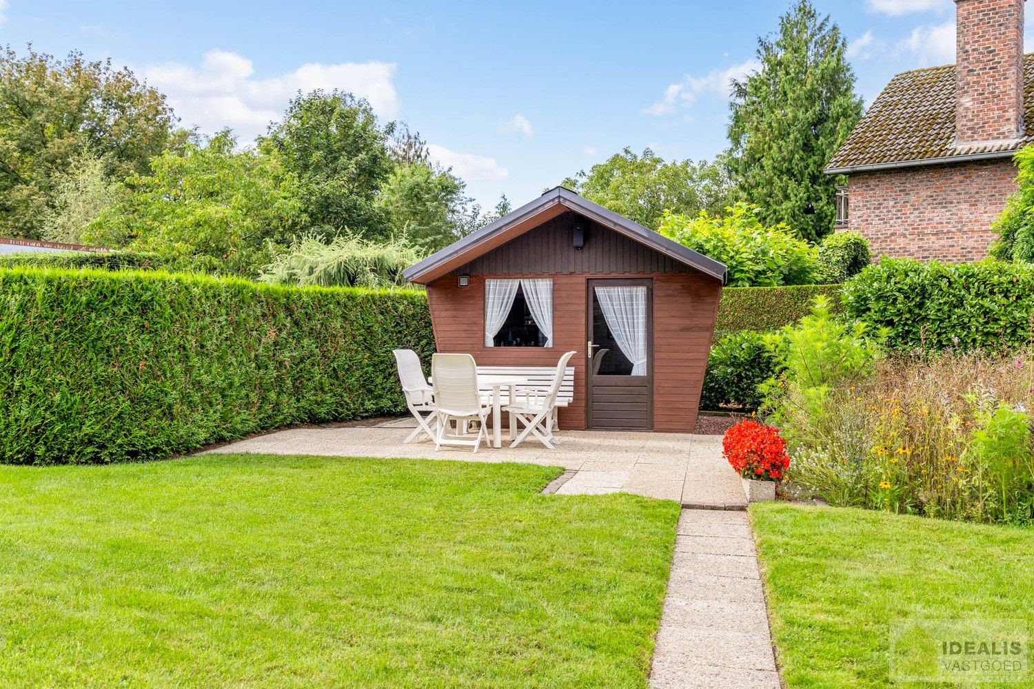 IDEALIS VASTGOED - INSTAPKLARE GEZINSWONING OP EEN RUSTIG PERCEEL VAN 12A 46CA MET 3 KNAPPE SLAAPKAMERS foto 27