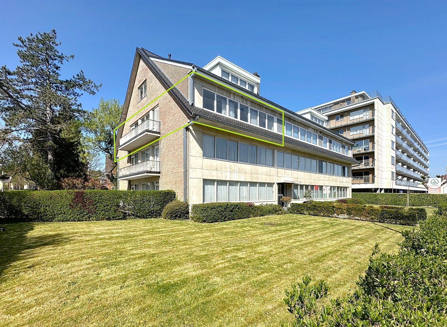 Ruim, lichtrijk appartement met terras nabij Leuven! foto {{pictureIndex}}