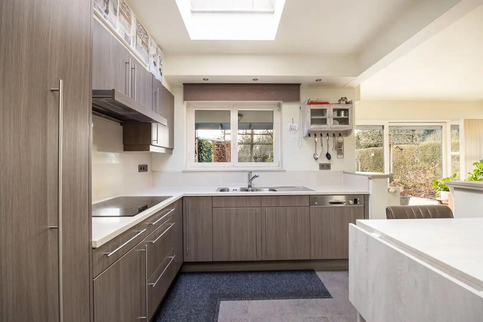 Instapklare woning met tuin en garage. foto 9