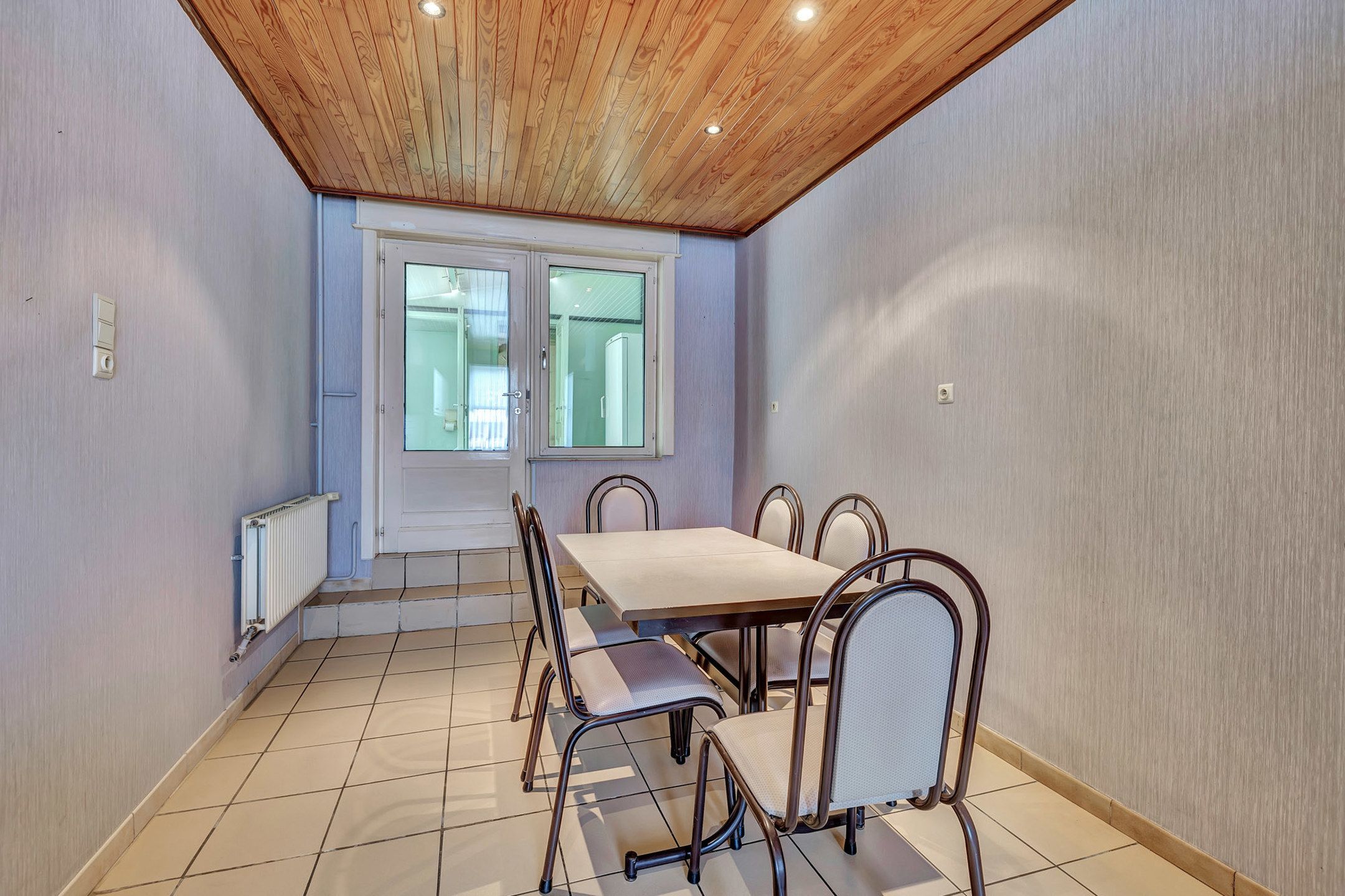 Verder te renoveren woning met garage en tuin te Okegem foto 9