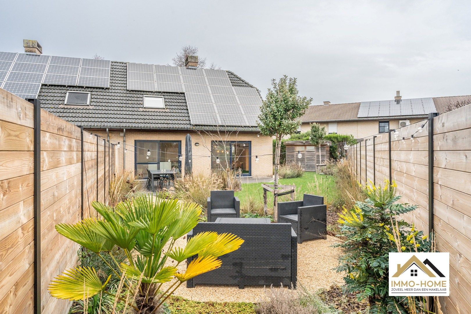 Prachtige HOB met zonnepanelen in een doodlopende straat! foto 11