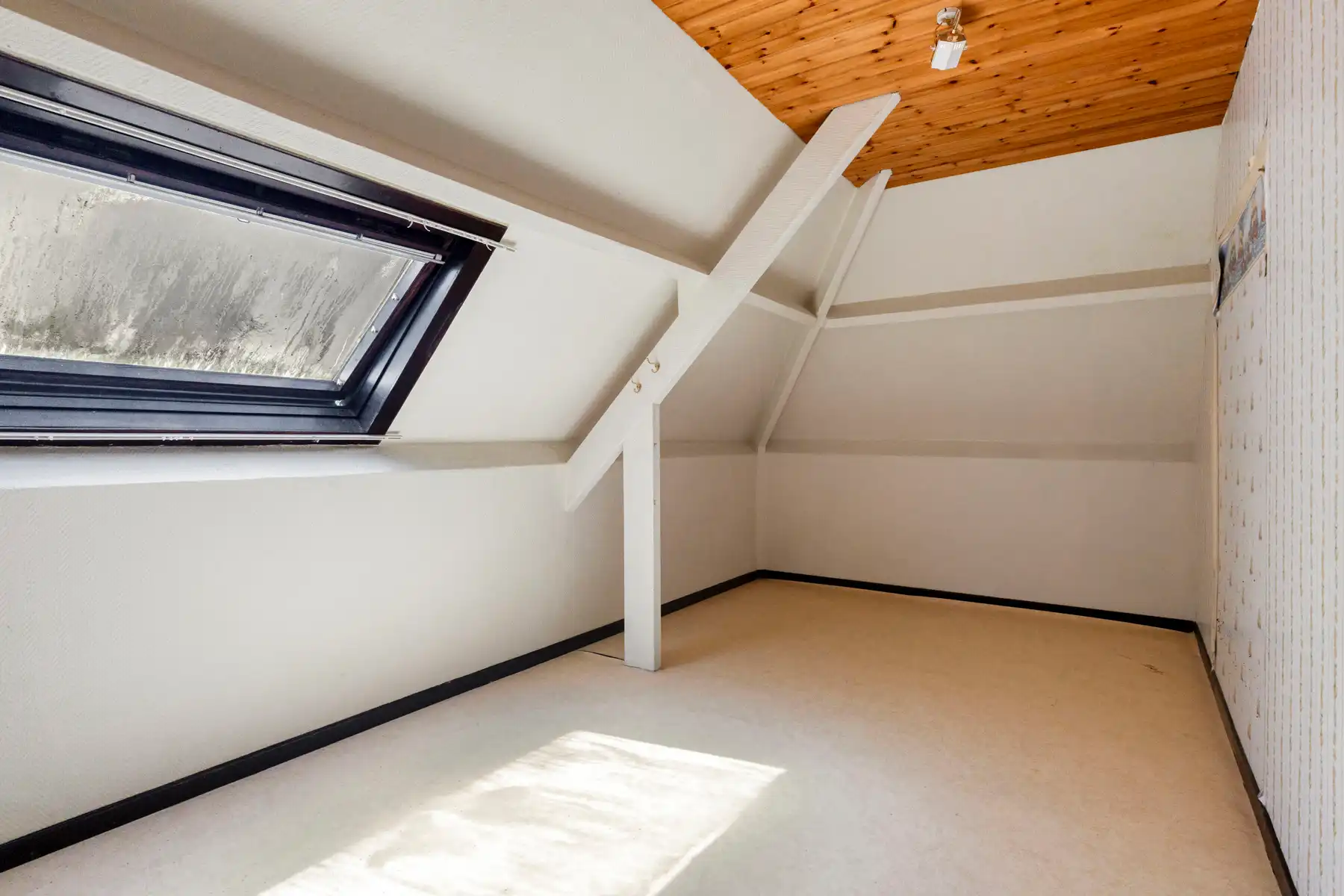 Landelijk gelegen woning met 6 slaapkamers op 12a 25ca foto 11