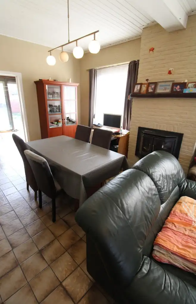 Zeer mooie halfopen woning met garage op gunstige ligging foto 6