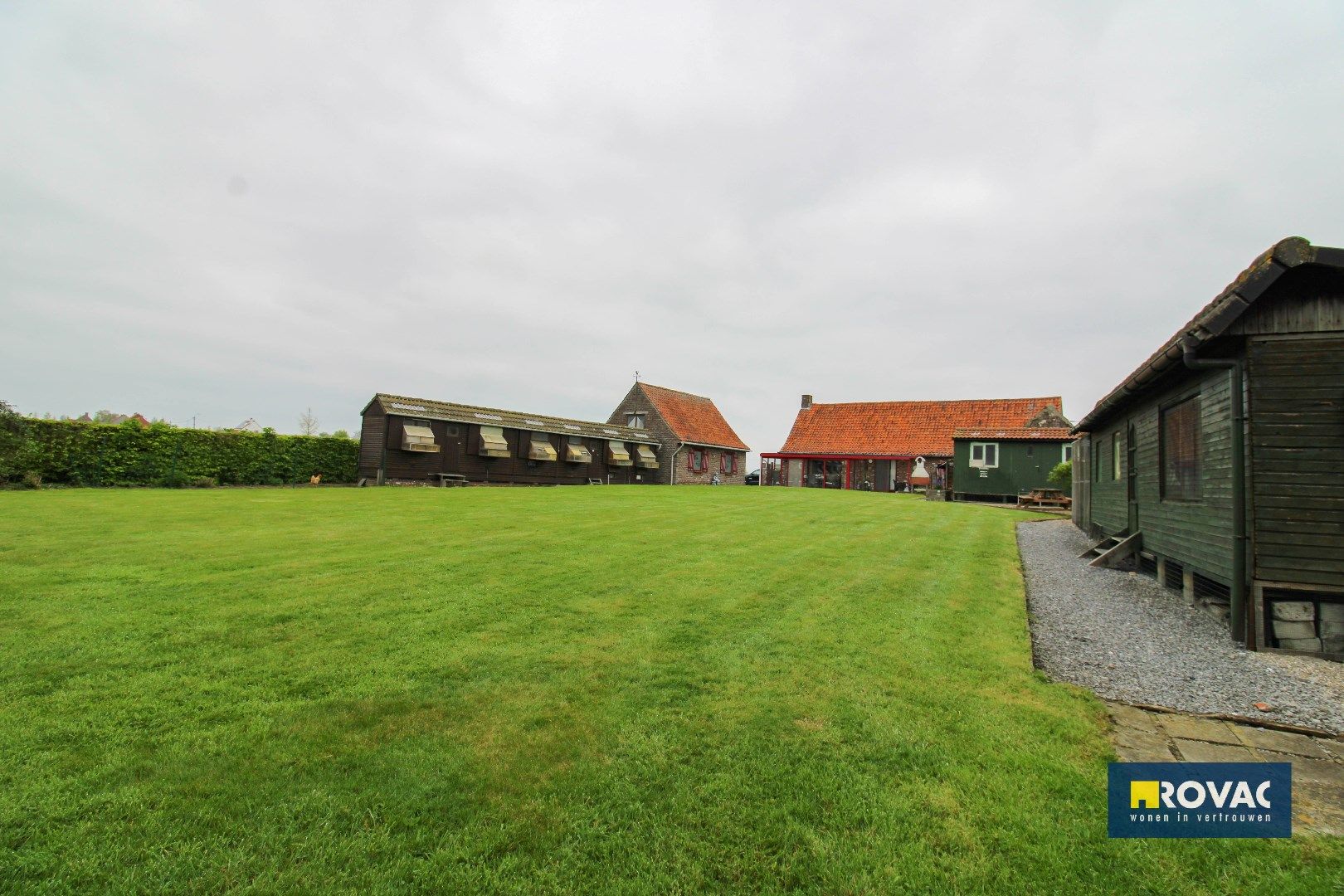 TOPPER! Landelijk gelegen woning met garage op 1684 m² foto 6