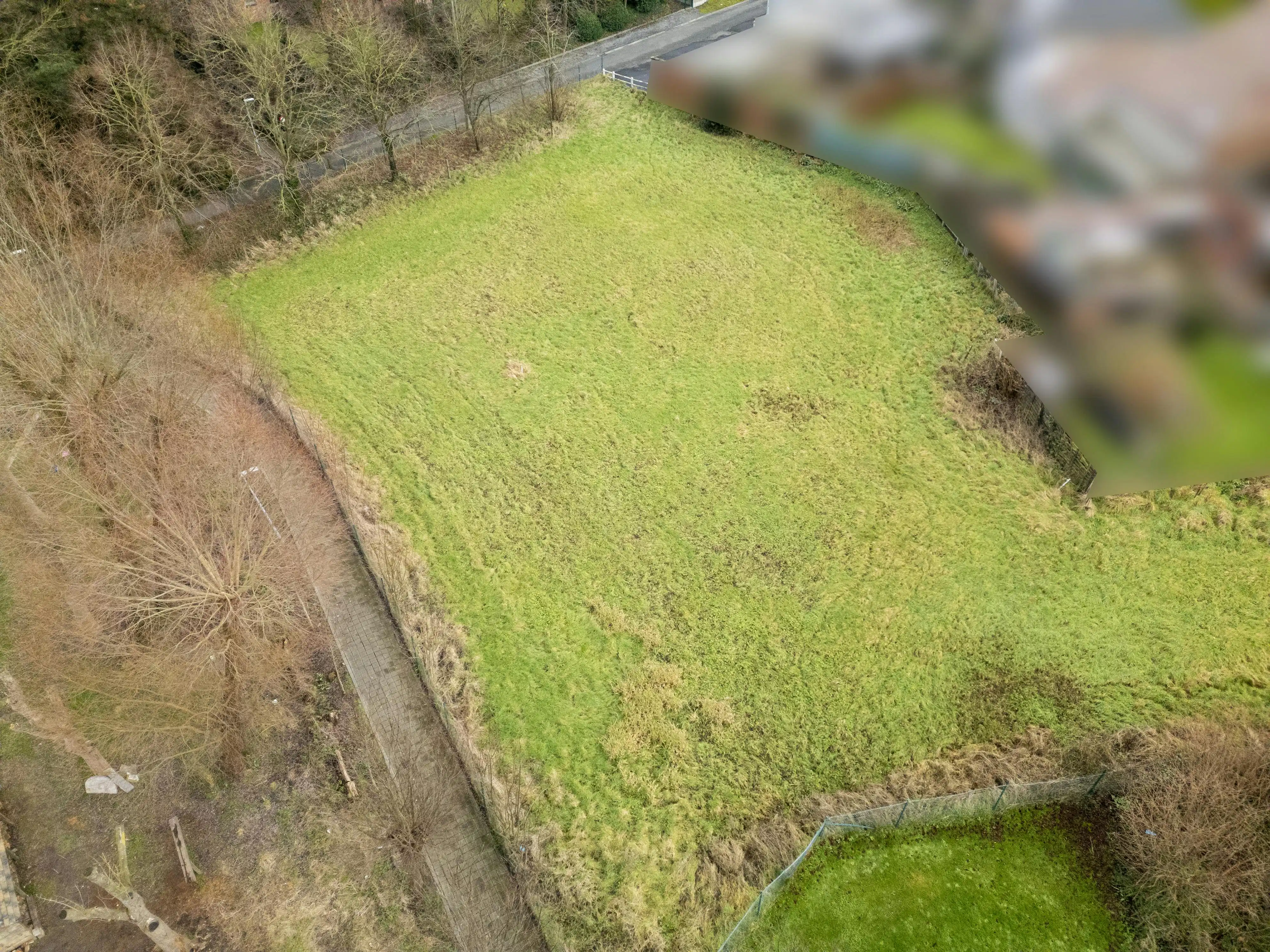 Bouwgrond (811m²) te koop op een centrale locatie te Gullegem foto {{pictureIndex}}