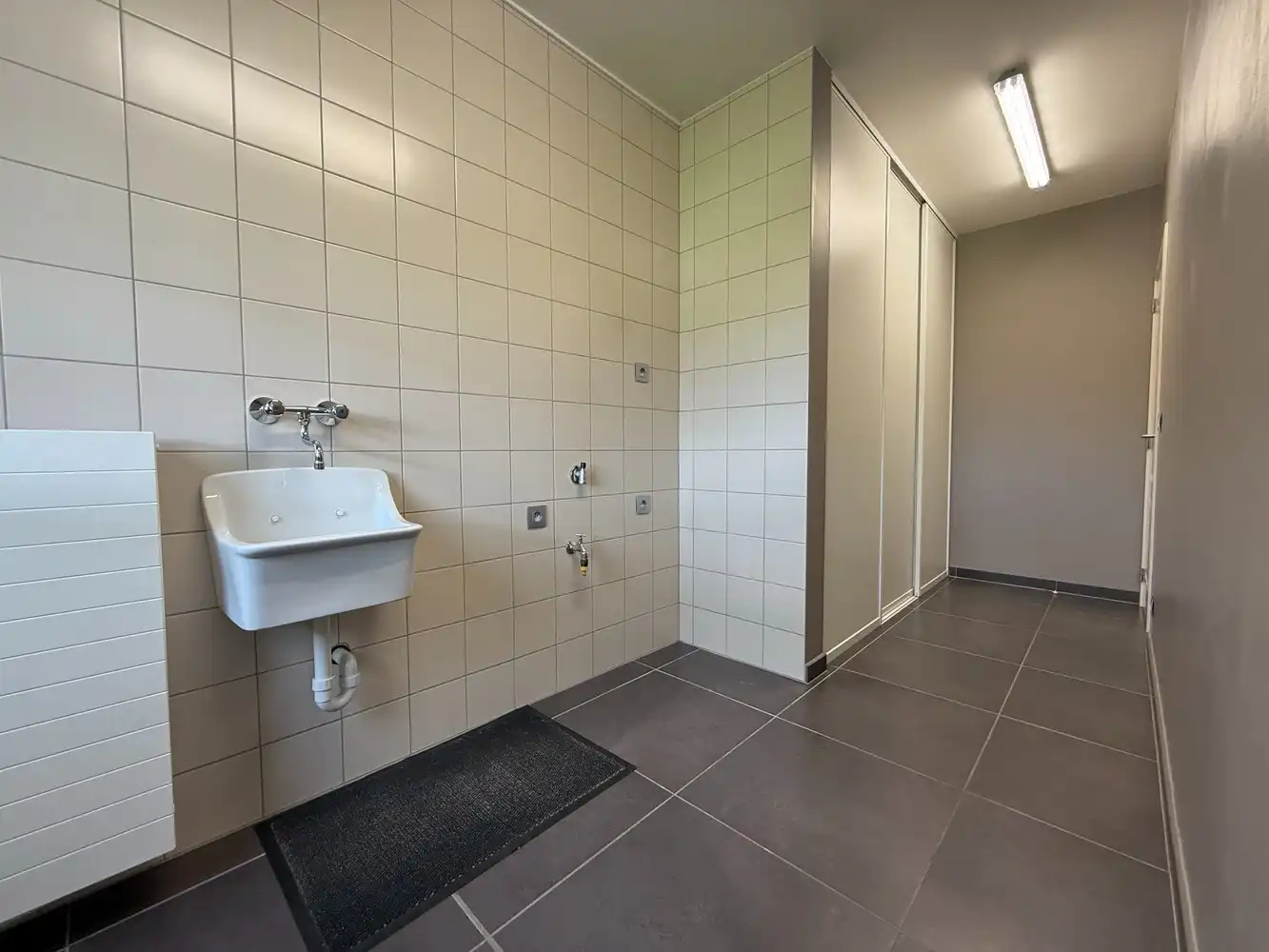 TE HUUR : PRACHTIGE WONING MET 5 SLAAPKAMERS EN 2 BADKAMERS foto 24