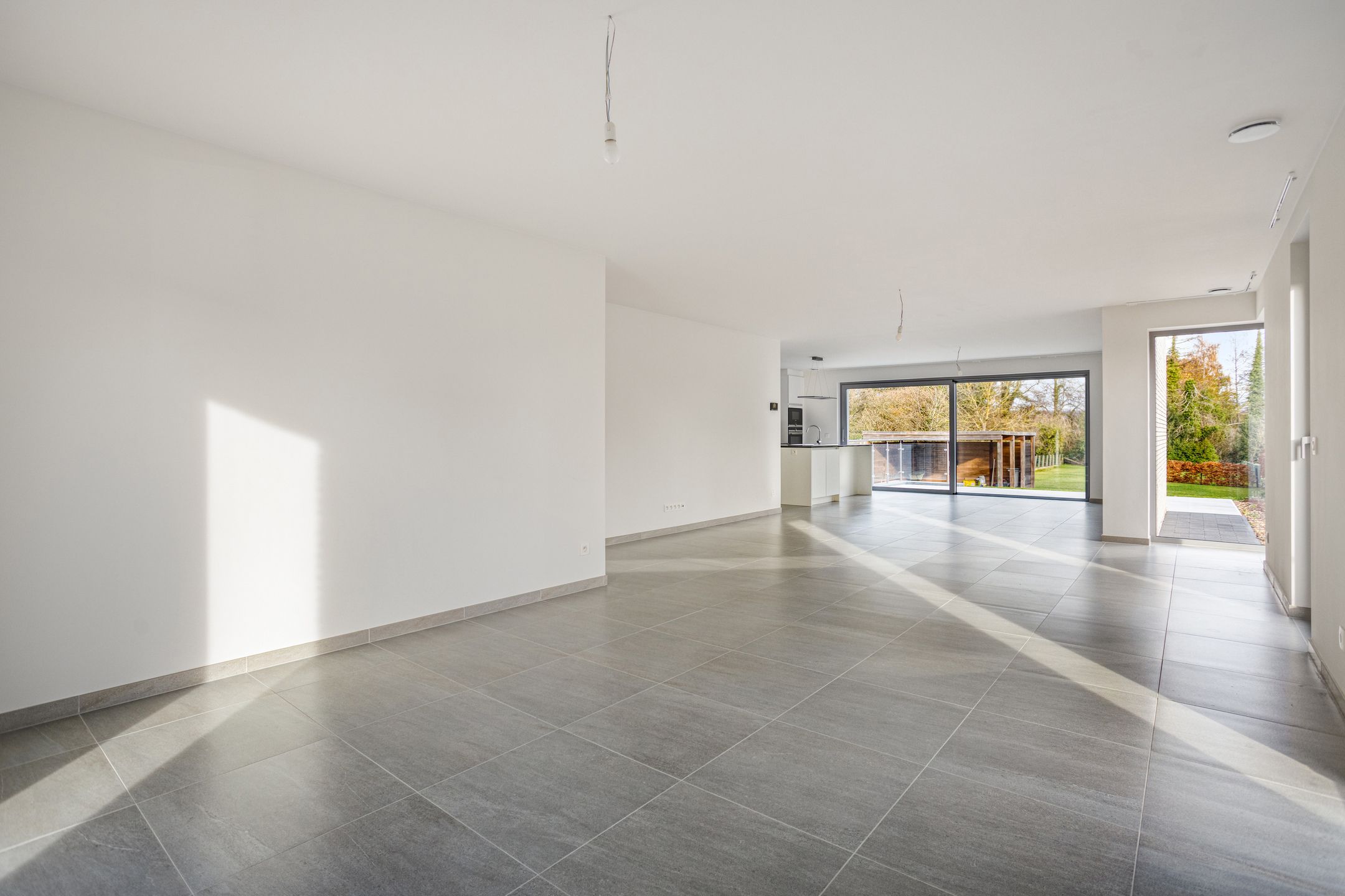 BEN woning met 4 slaapkamers, 2 badkamers, tuin & kelder foto 3