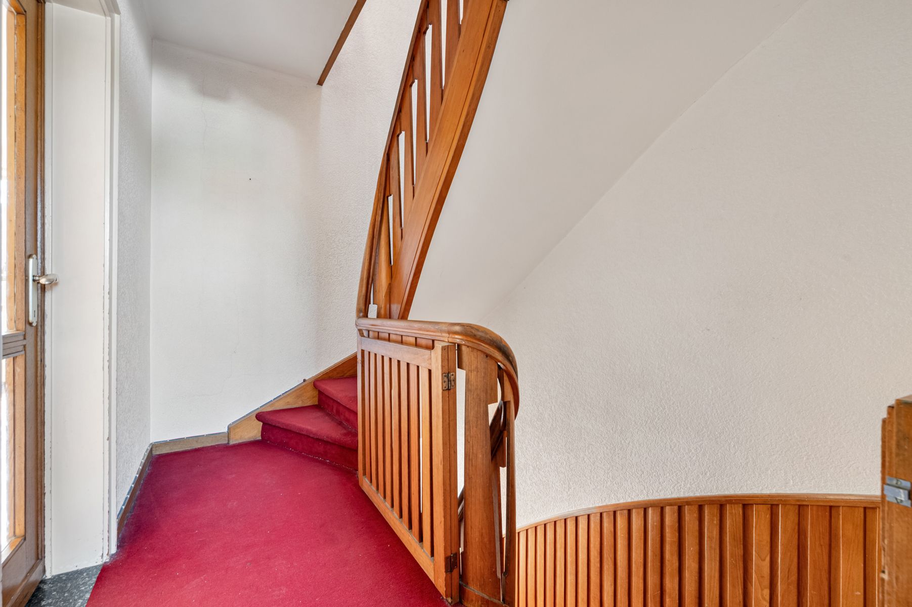 Karaktervolle woning op een goede locatie foto 15