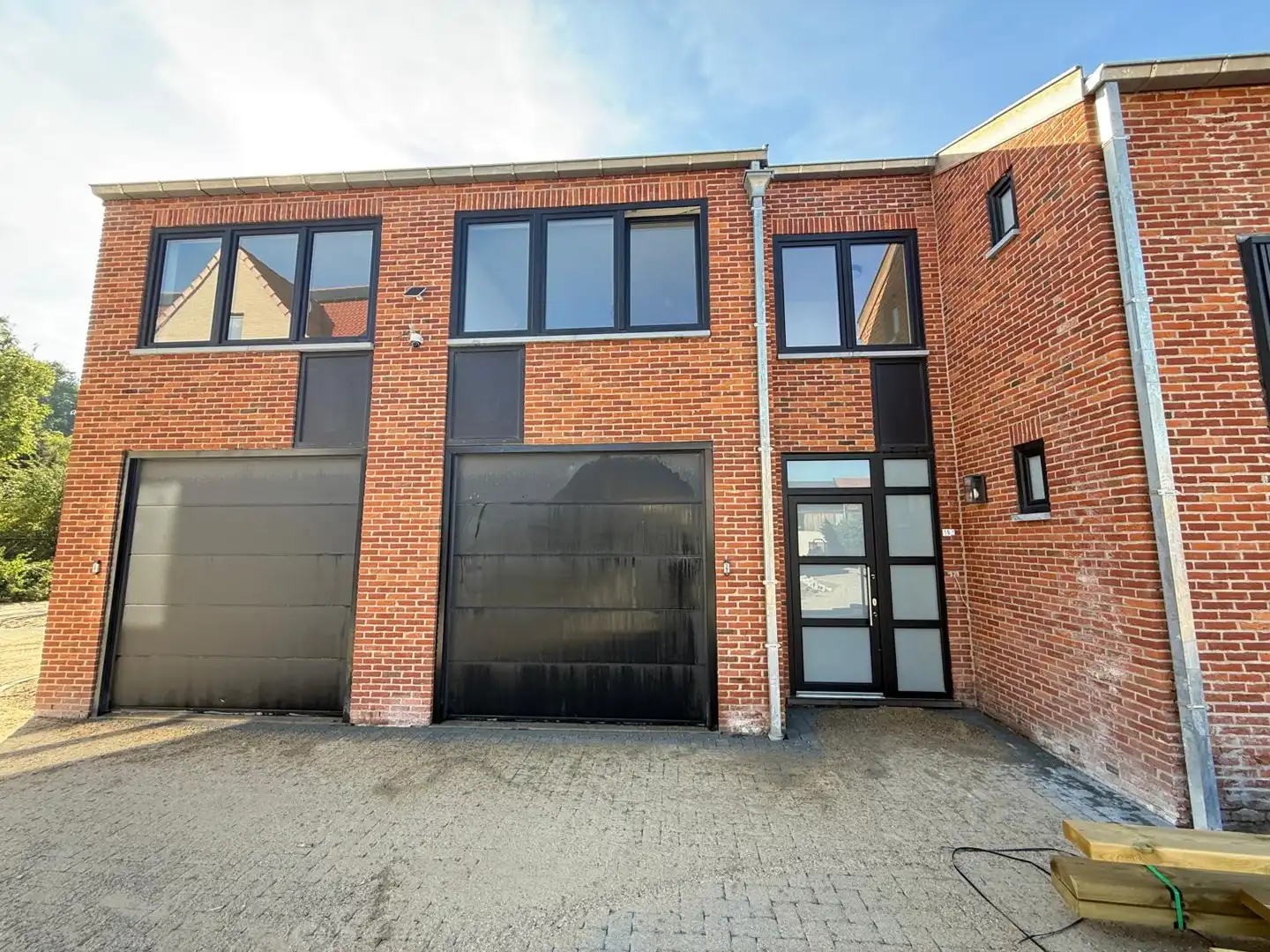 GERENOVEERDE WONING foto {{pictureIndex}}