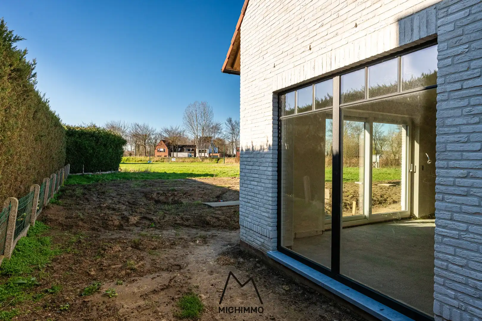 Fantastische nieuwbouwwoning met vier slaapkamers op hele leuke locatie. foto 3