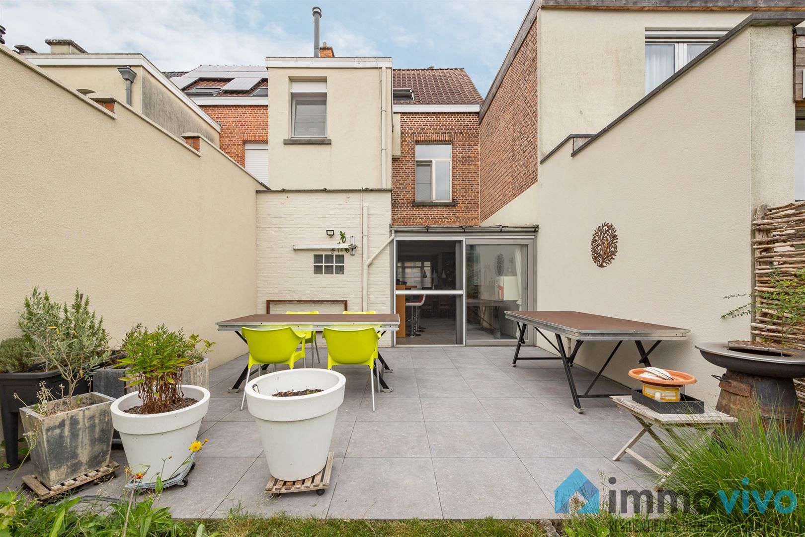 Woning met vier slaapkamers, privé oprit en leuke tuin foto 3