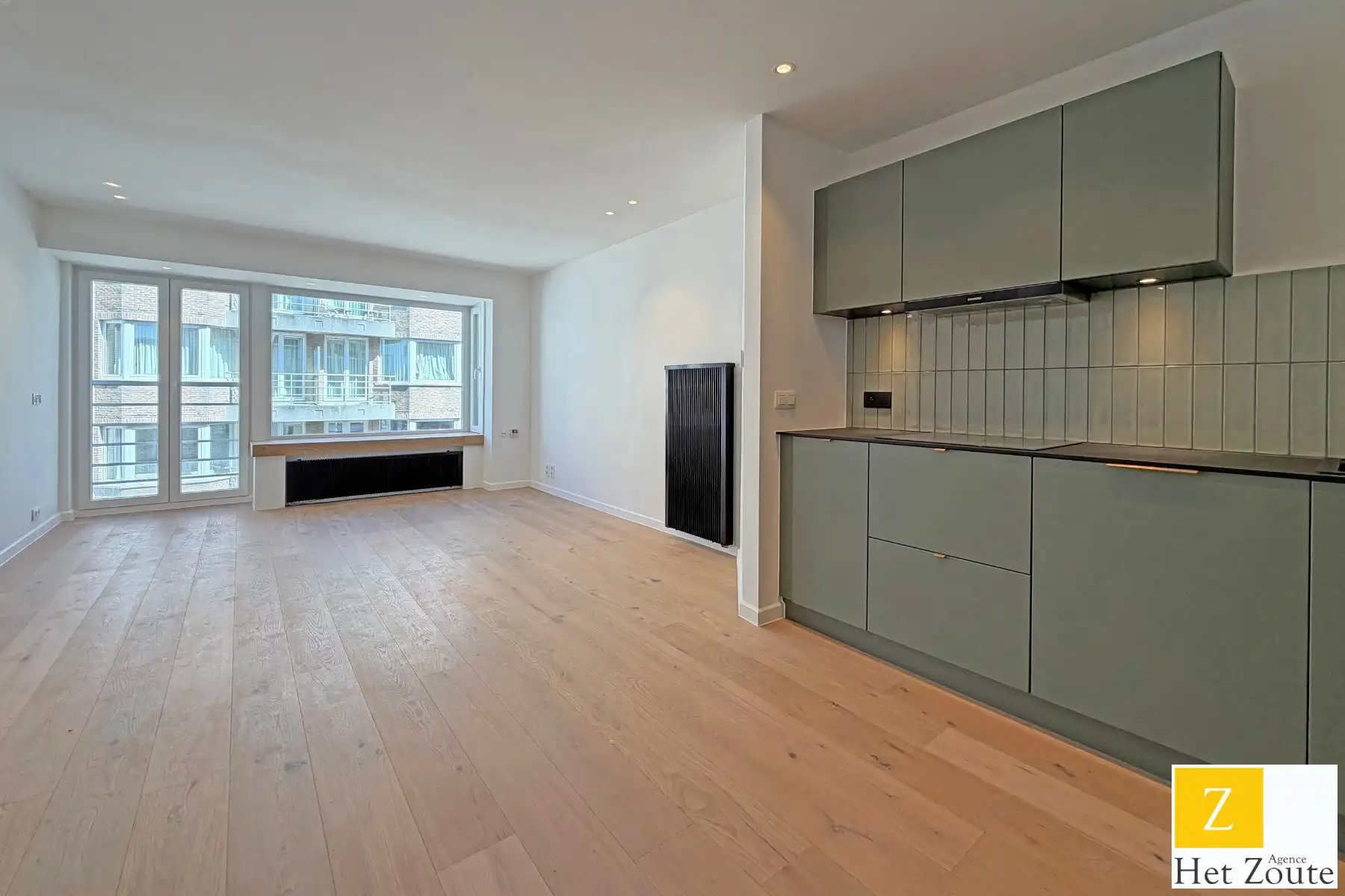 Gezellig instaplaar appartement op enkele passen van Zeedijk foto 2