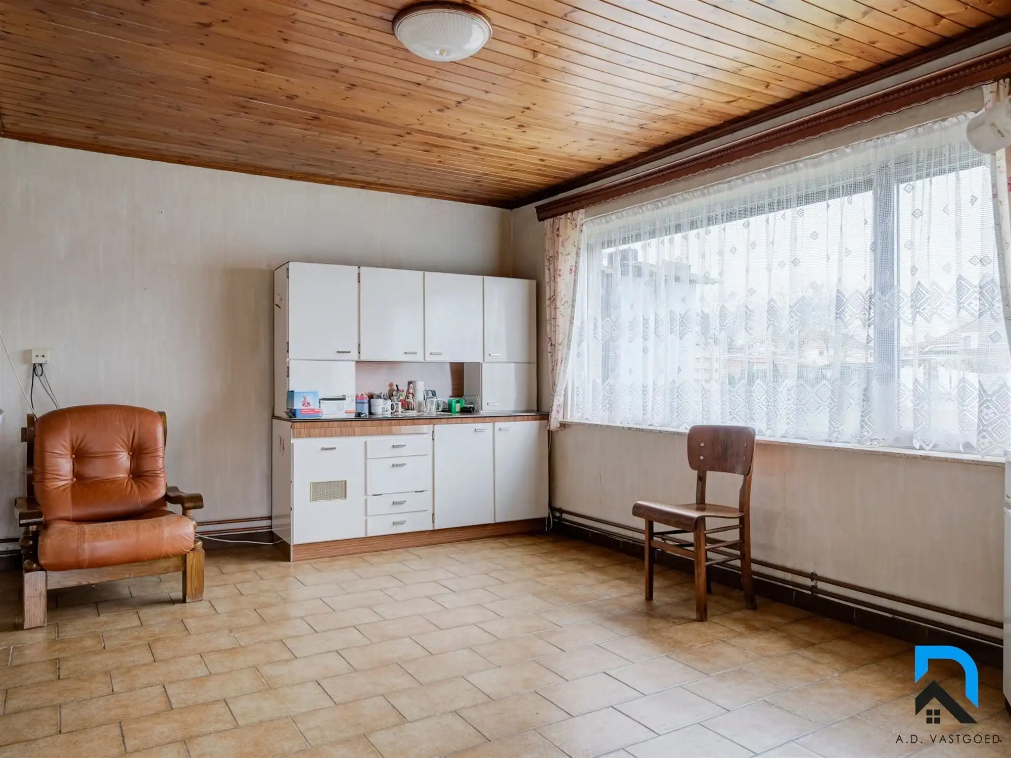 Te renoveren woning met grote tuin in Zwartberg foto 11