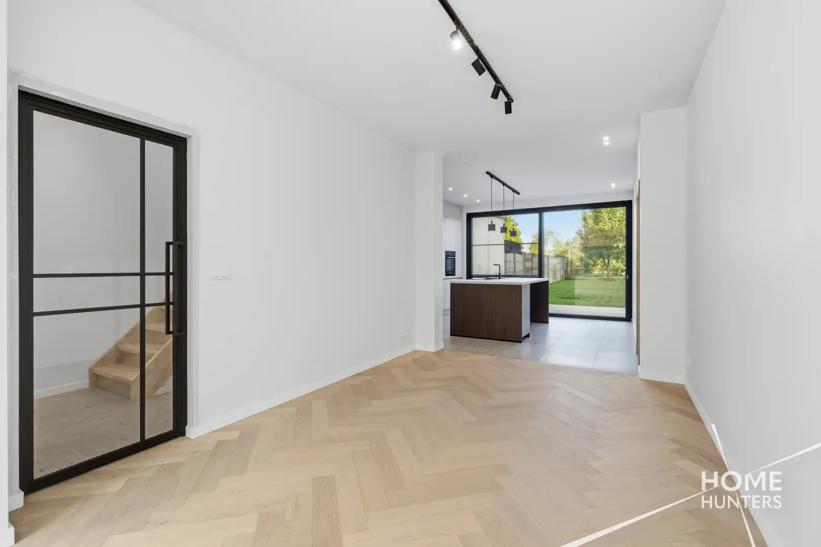 Volledig vernieuwde woning anno 2026 met 4 slaapkamers, prachtige tuin en garage foto 12