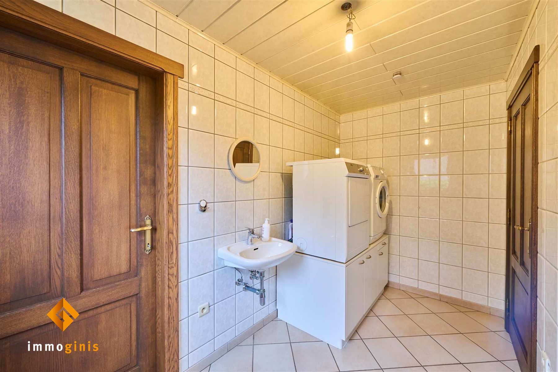 Zeer goed onderhouden woning met 2 slpks (+ mog. tot 2 à 3 extra kamers), overdekt terras en mooie tuin! foto 8