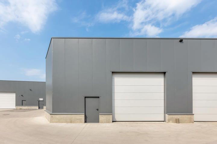Nieuwbouw magazijn van 197,5 m² te huur nabij het centrum foto {{pictureIndex}}