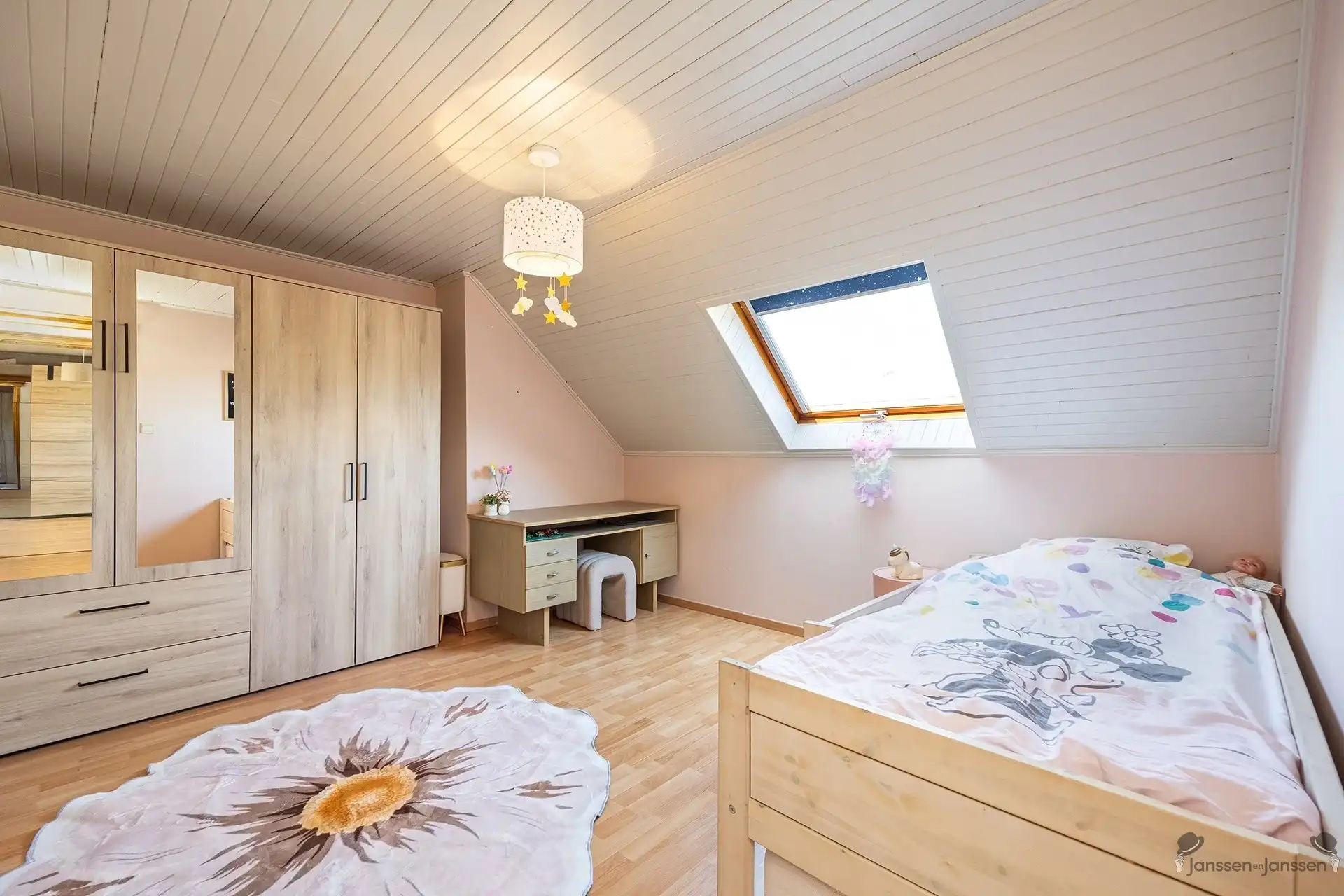 Landelijke woning met mooi uitzicht en weide foto 18