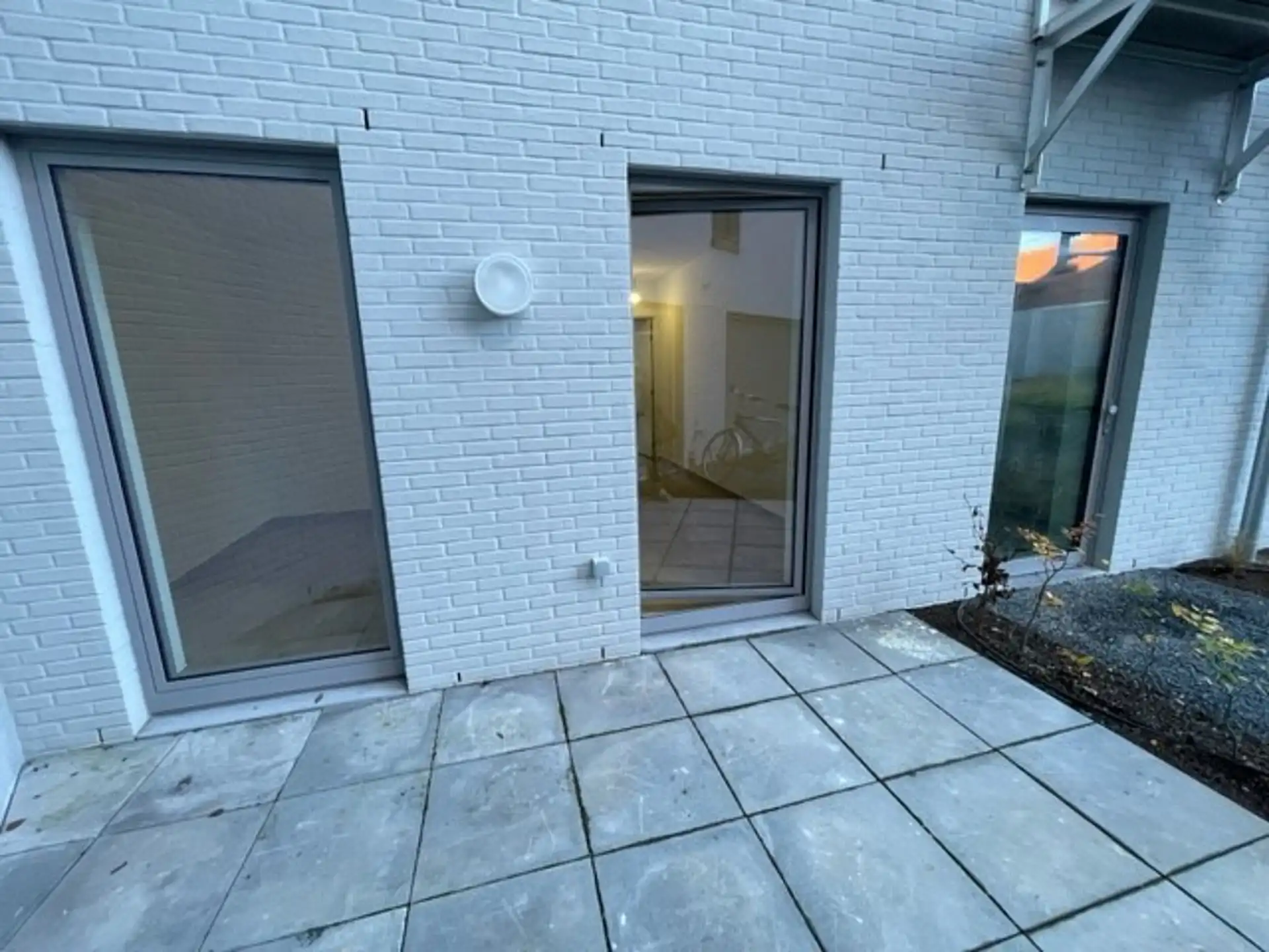Recent 1-slaapkamerappartement met ruim terras foto 6