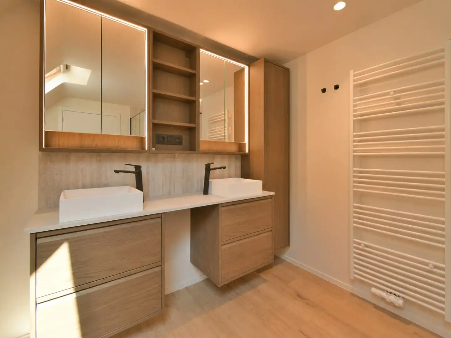 Instapklare woning in hartje Hertsberge! foto 11